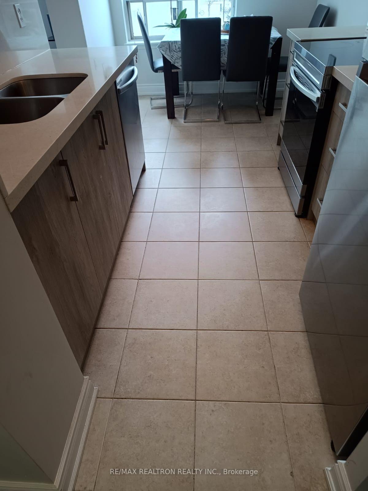 Photo 7 of Unit 310, 18 Hillcrest Avenue, North York, Willowdale East — HOMEH