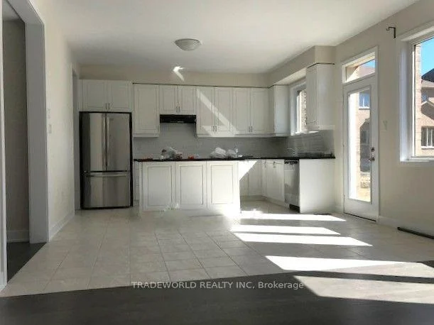 Photo 4 of 91 Conklin Crescent, Aurora, Bayview Northeast — HOMEH