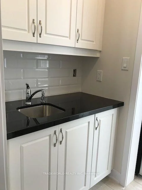 Photo 5 of 91 Conklin Crescent, Aurora, Bayview Northeast — HOMEH