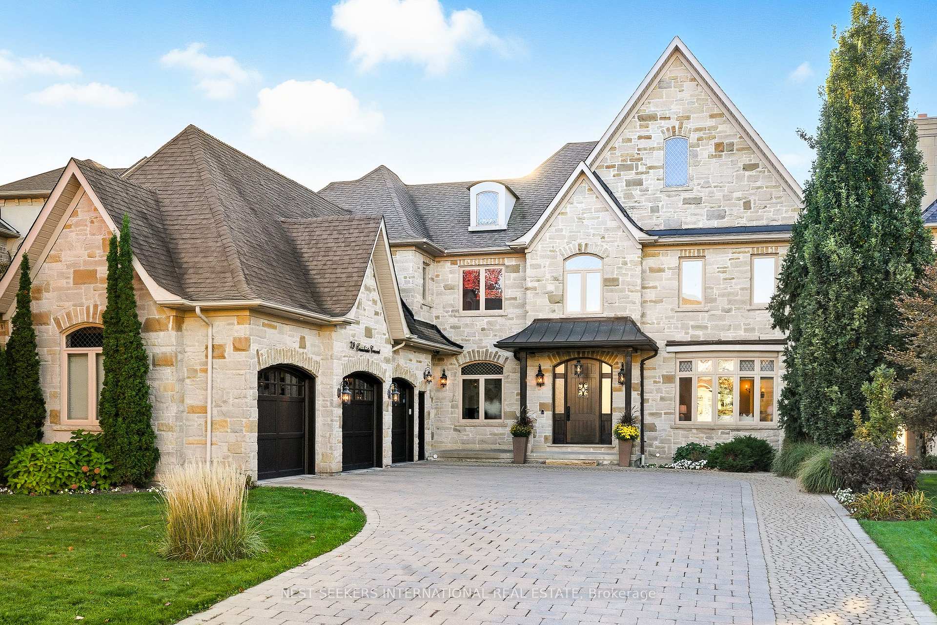Photo 3 of 79 Grandvista Crescent, Vaughan, Vellore Village — HOMEH