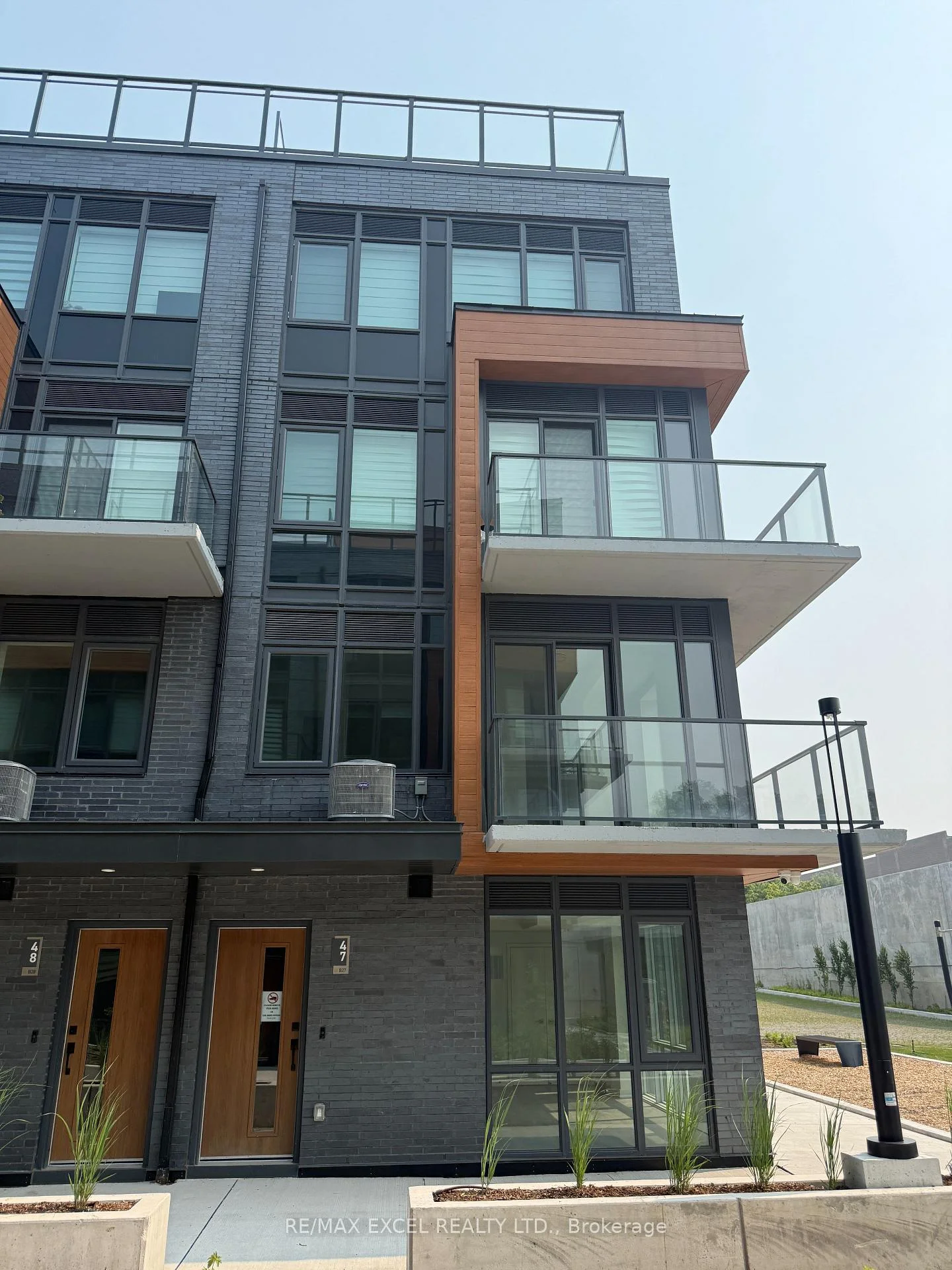 Photo 5 of Unit 24, 75 Curlew Drive, North York, Parkwoods-Donalda — HOMEH