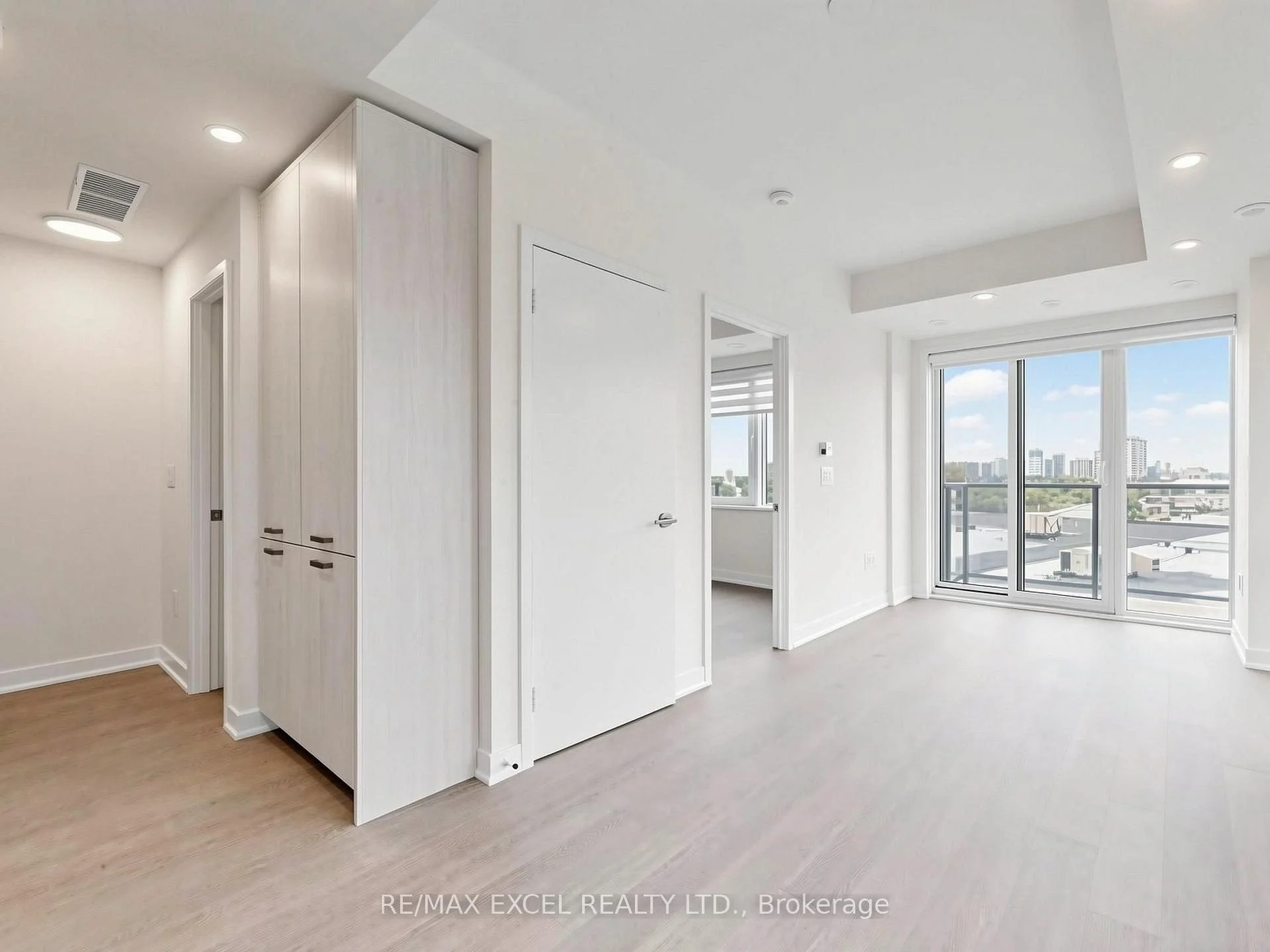Photo 15 of Unit 24, 75 Curlew Drive, North York, Parkwoods-Donalda — HOMEH