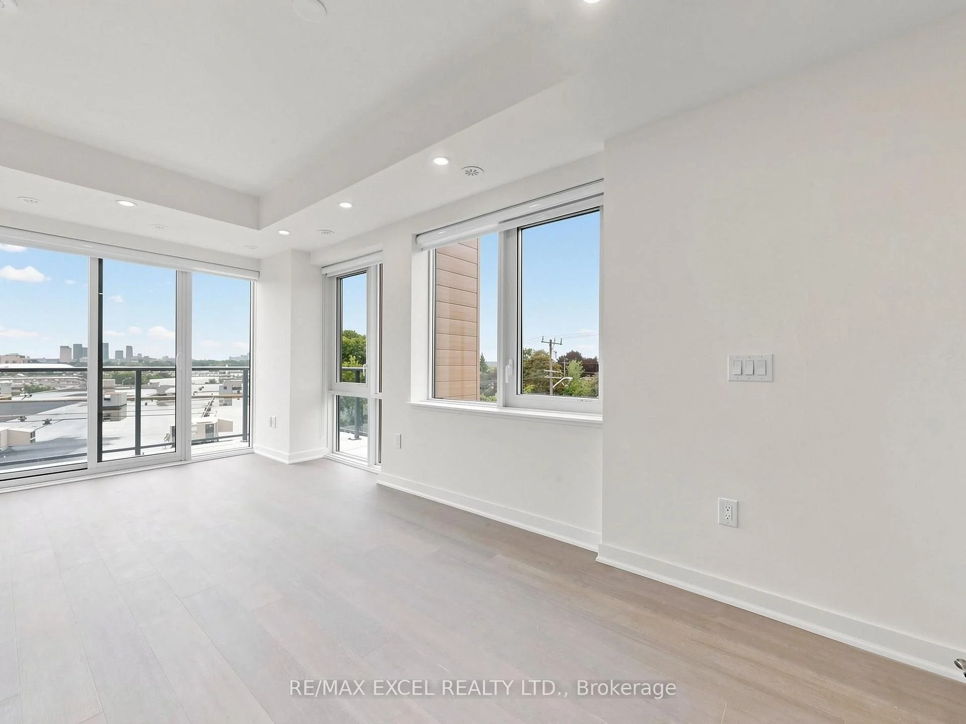 Photo 21 of Unit 24, 75 Curlew Drive, North York, Parkwoods-Donalda — HOMEH