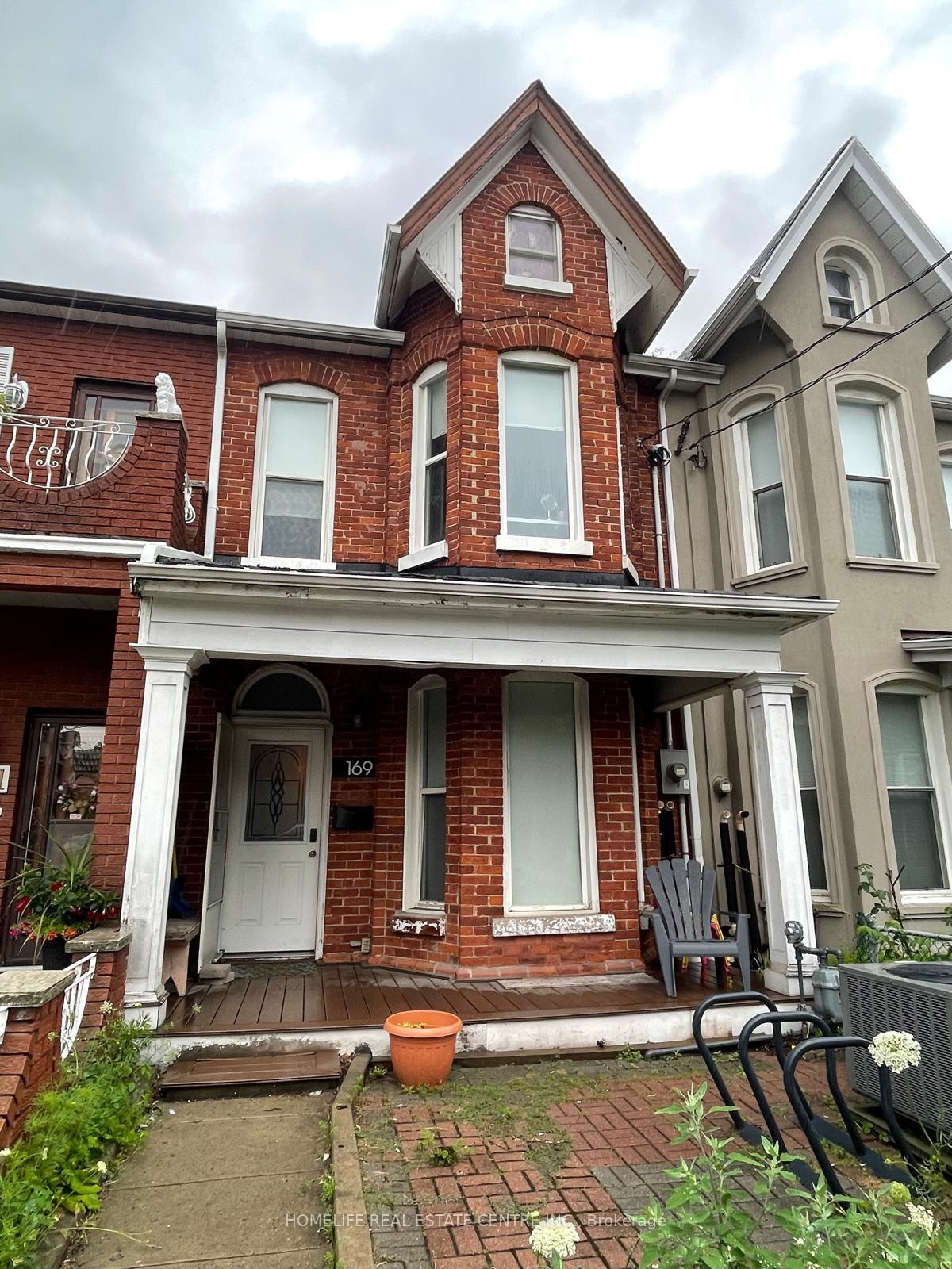 Photo 2 of 169 Gladstone Avenue, Toronto, Little Portugal — HOMEH