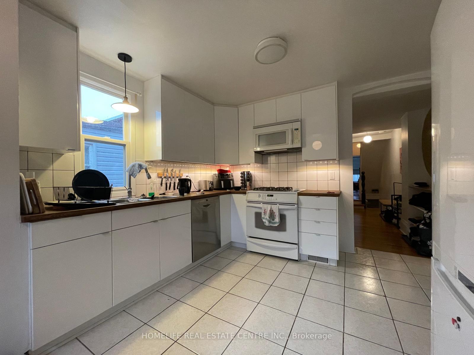 Photo 23 of 169 Gladstone Avenue, Toronto, Little Portugal — HOMEH