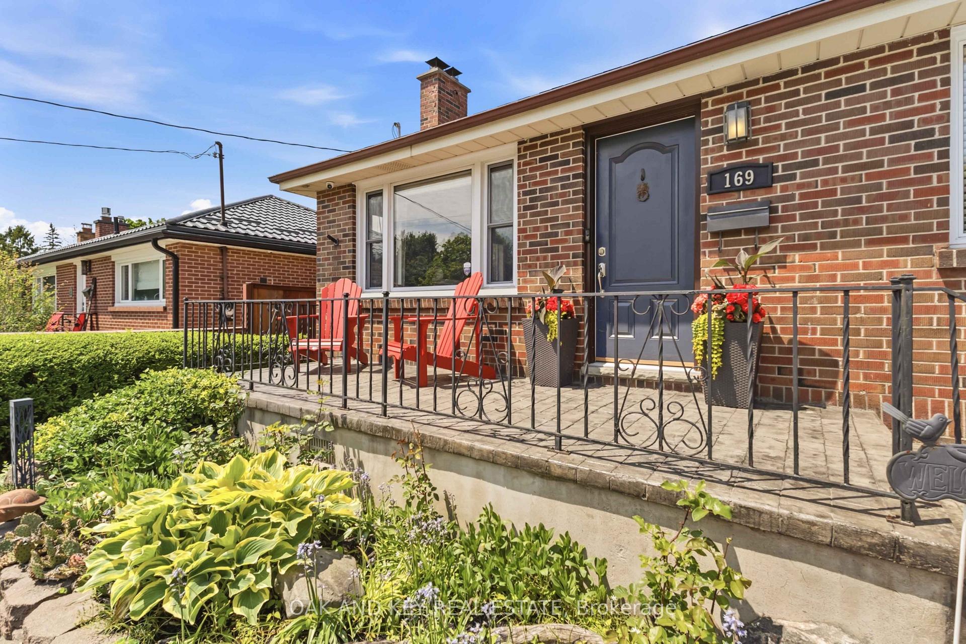 Photo 5 of 169 Ellsworth Crescent, London, East O — HOMEH