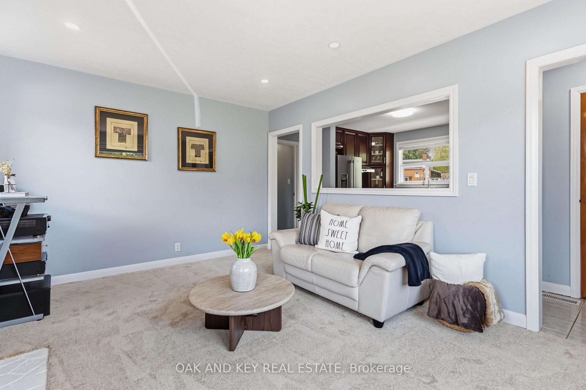 Photo 9 of 169 Ellsworth Crescent, London, East O — HOMEH