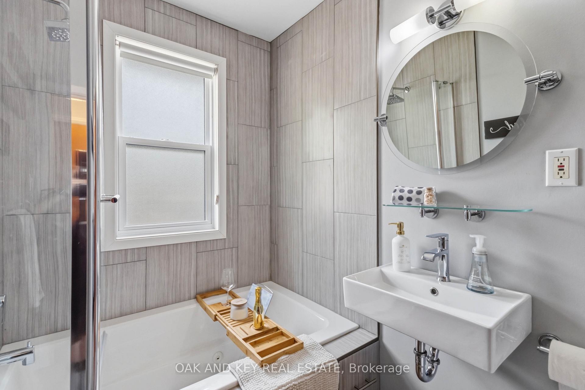 Photo 16 of 169 Ellsworth Crescent, London, East O — HOMEH
