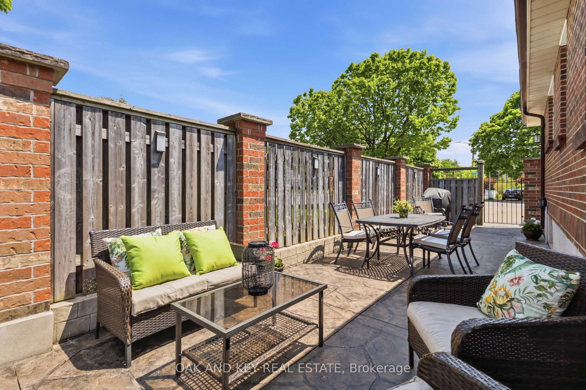 Photo 36 of 169 Ellsworth Crescent, London, East O — HOMEH
