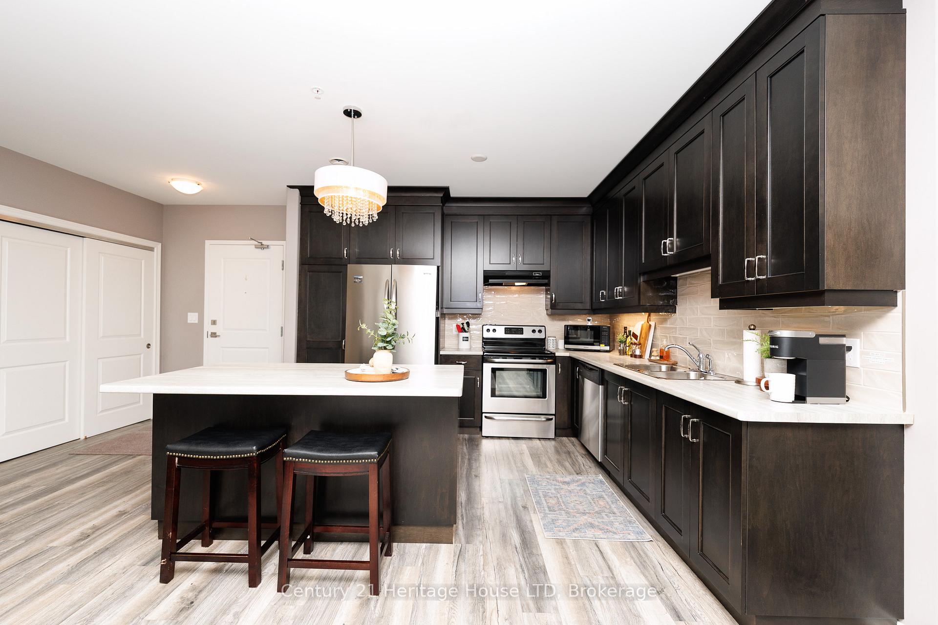 Photo 6 of Unit 307, 379 Scott Street, St. Catharines, Vine/Linwell — HOMEH