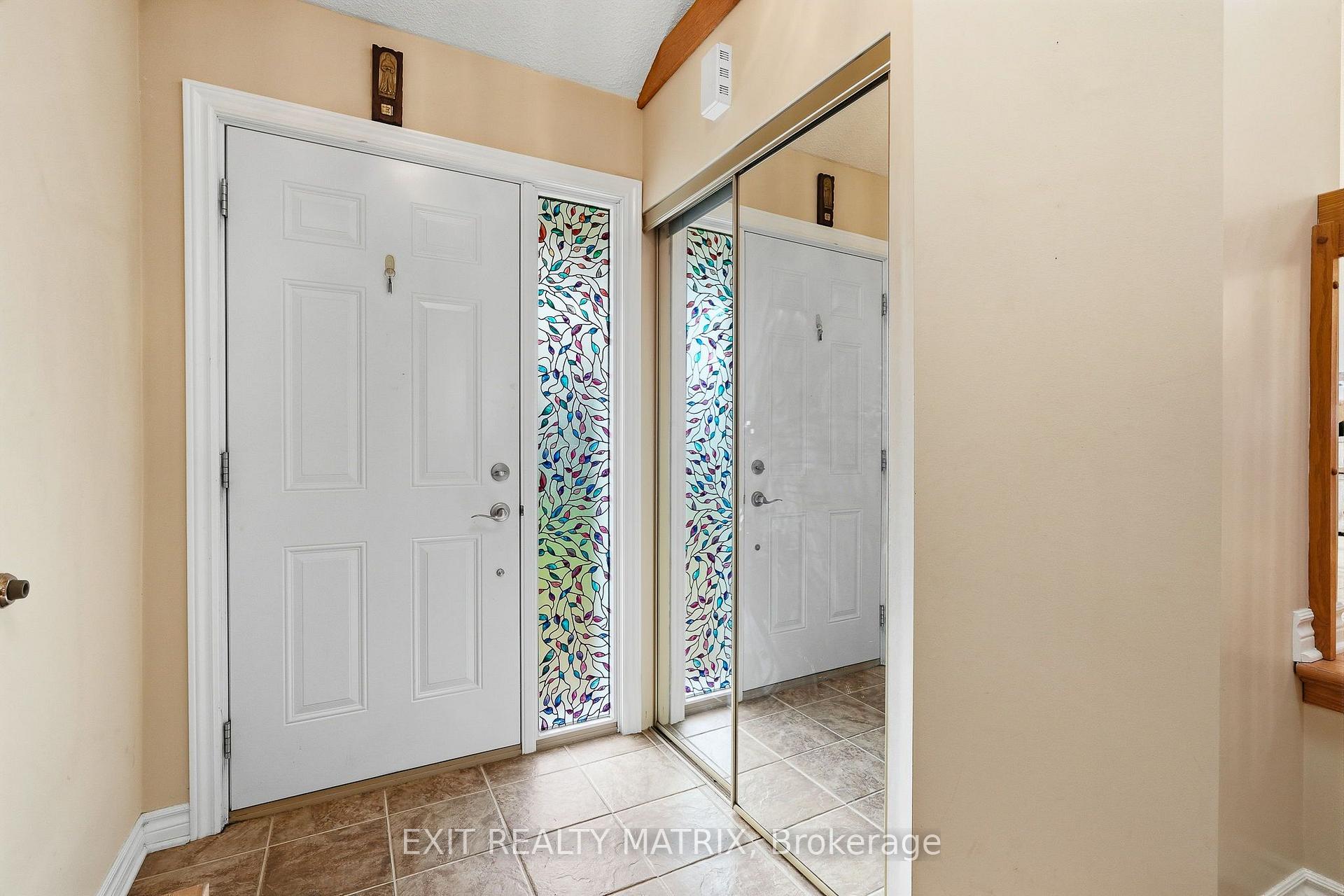 Photo 5 of 44 Ste Therese Boulevard, Russell, Embrun — HOMEH