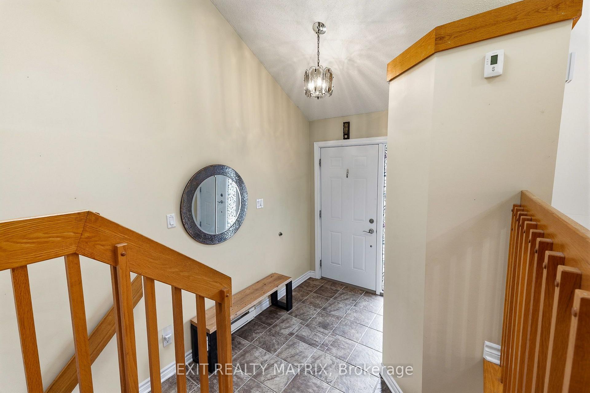 Photo 6 of 44 Ste Therese Boulevard, Russell, Embrun — HOMEH