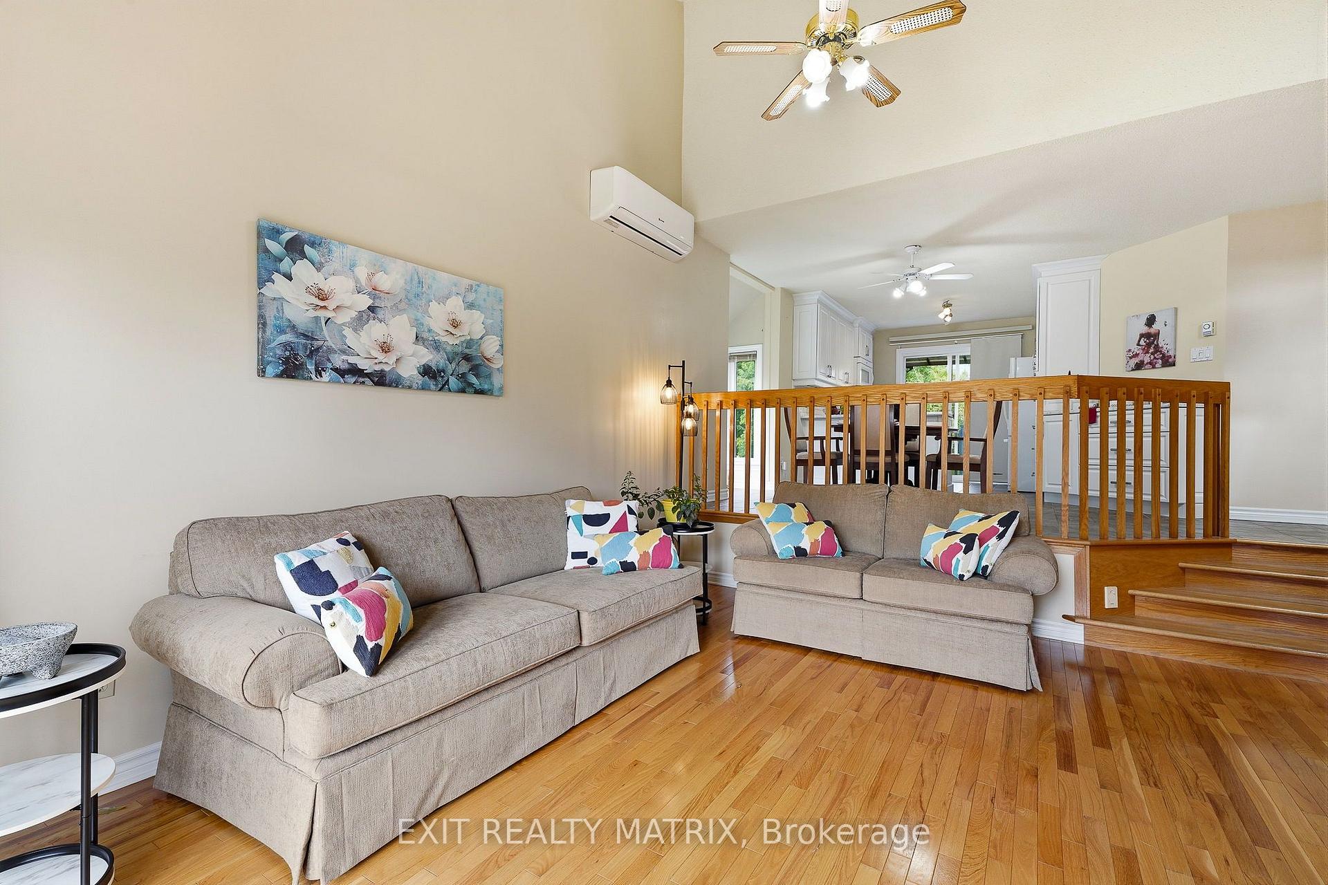 Photo 9 of 44 Ste Therese Boulevard, Russell, Embrun — HOMEH