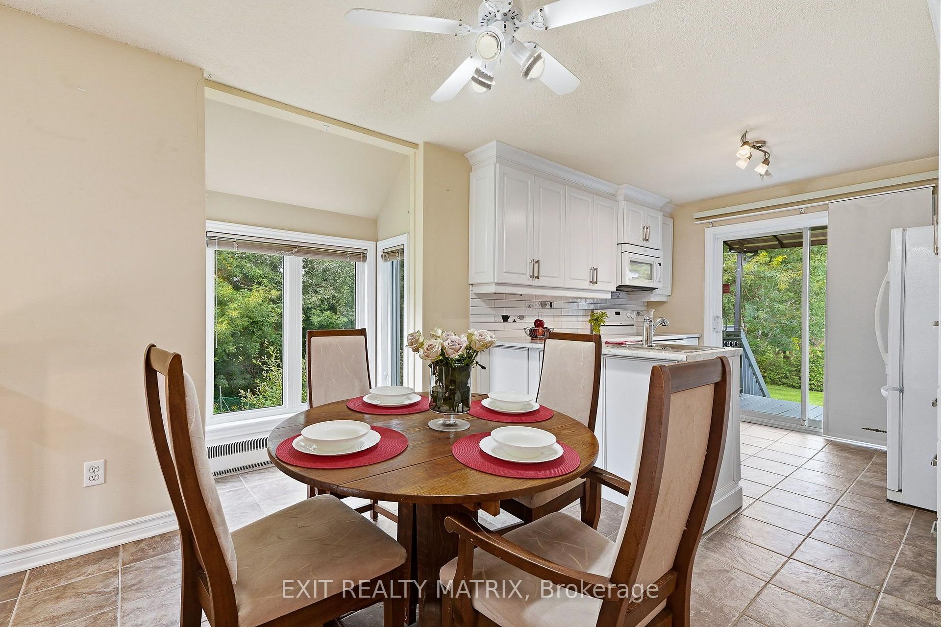 Photo 12 of 44 Ste Therese Boulevard, Russell, Embrun — HOMEH