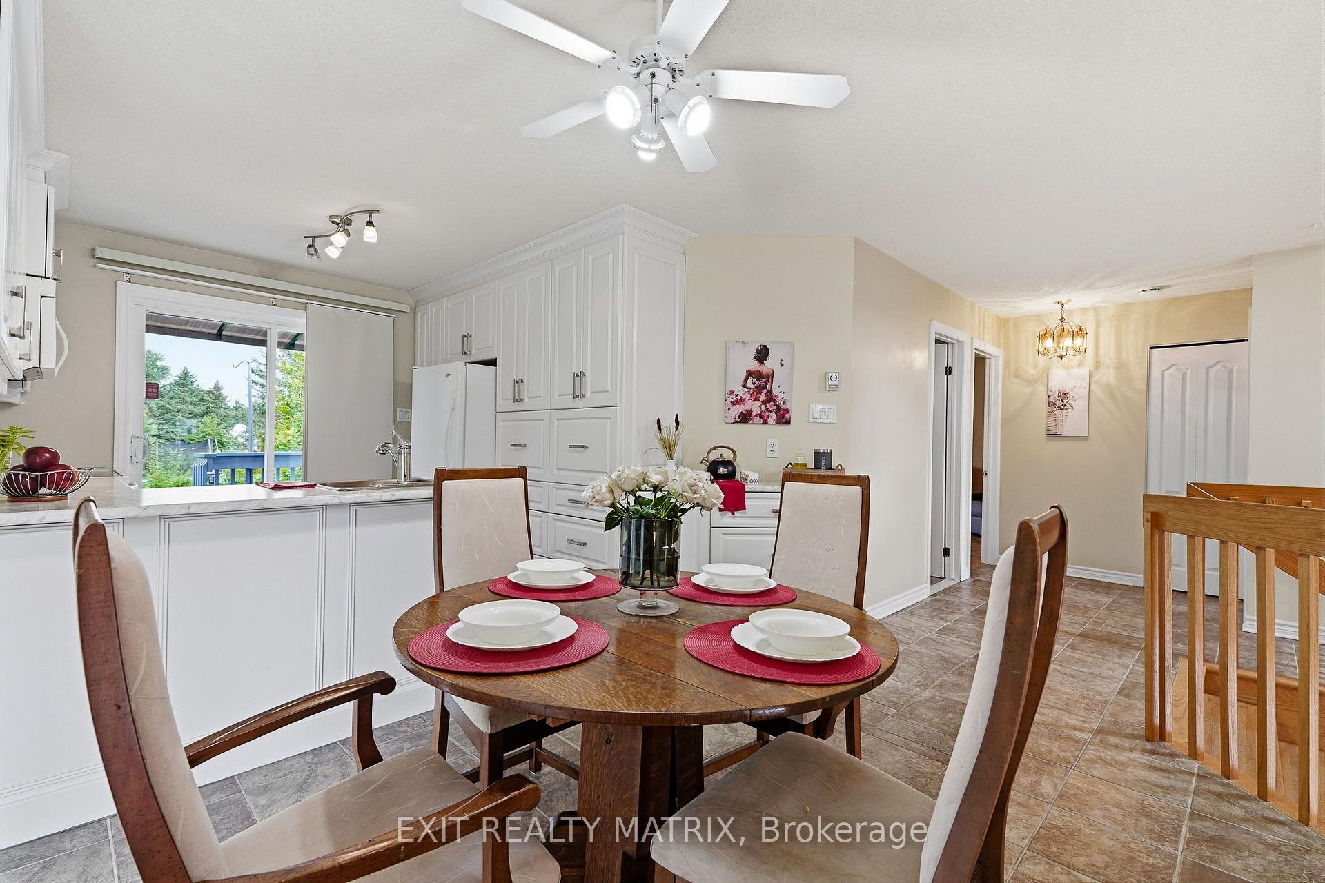 Photo 13 of 44 Ste Therese Boulevard, Russell, Embrun — HOMEH