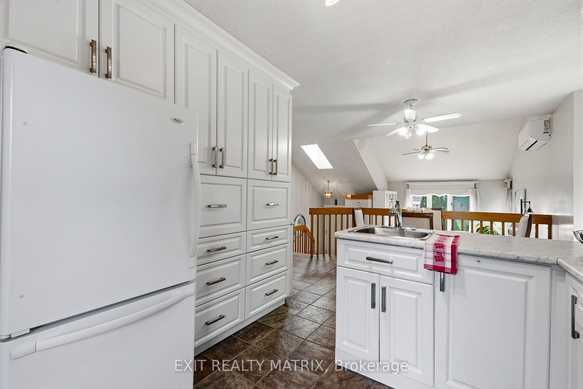 Photo 17 of 44 Ste Therese Boulevard, Russell, Embrun — HOMEH
