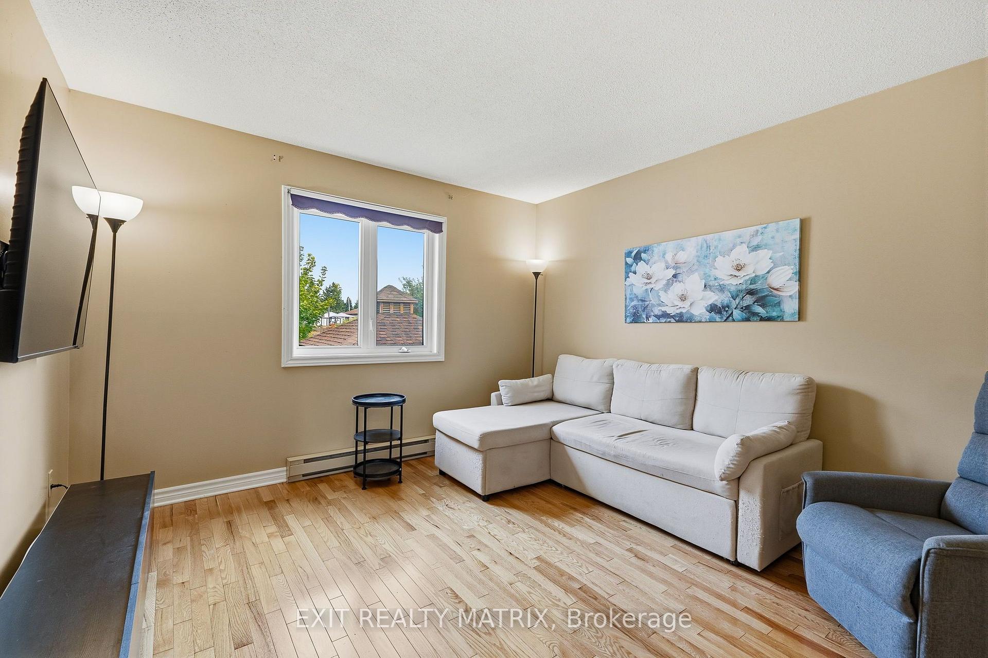 Photo 18 of 44 Ste Therese Boulevard, Russell, Embrun — HOMEH
