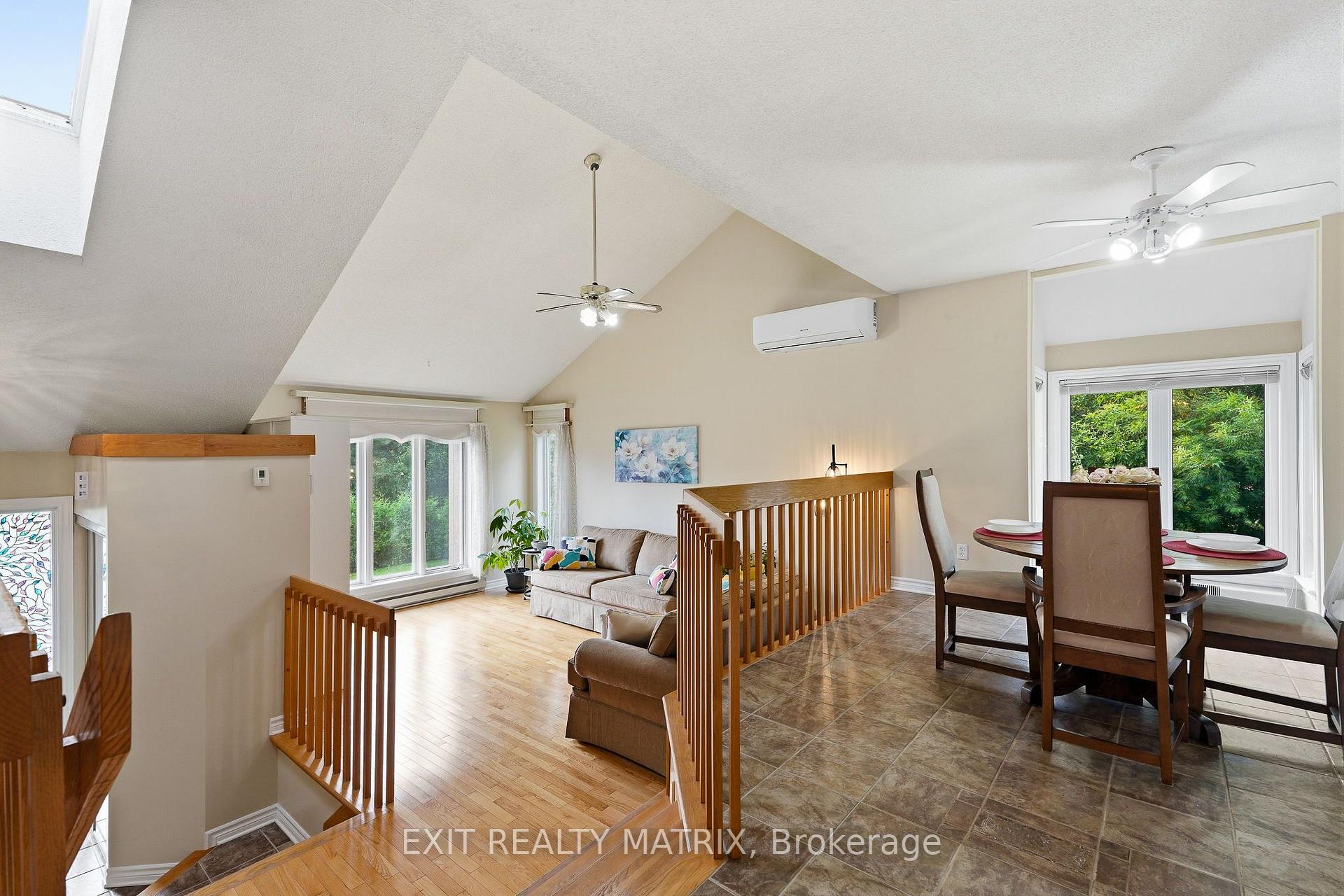 Photo 22 of 44 Ste Therese Boulevard, Russell, Embrun — HOMEH