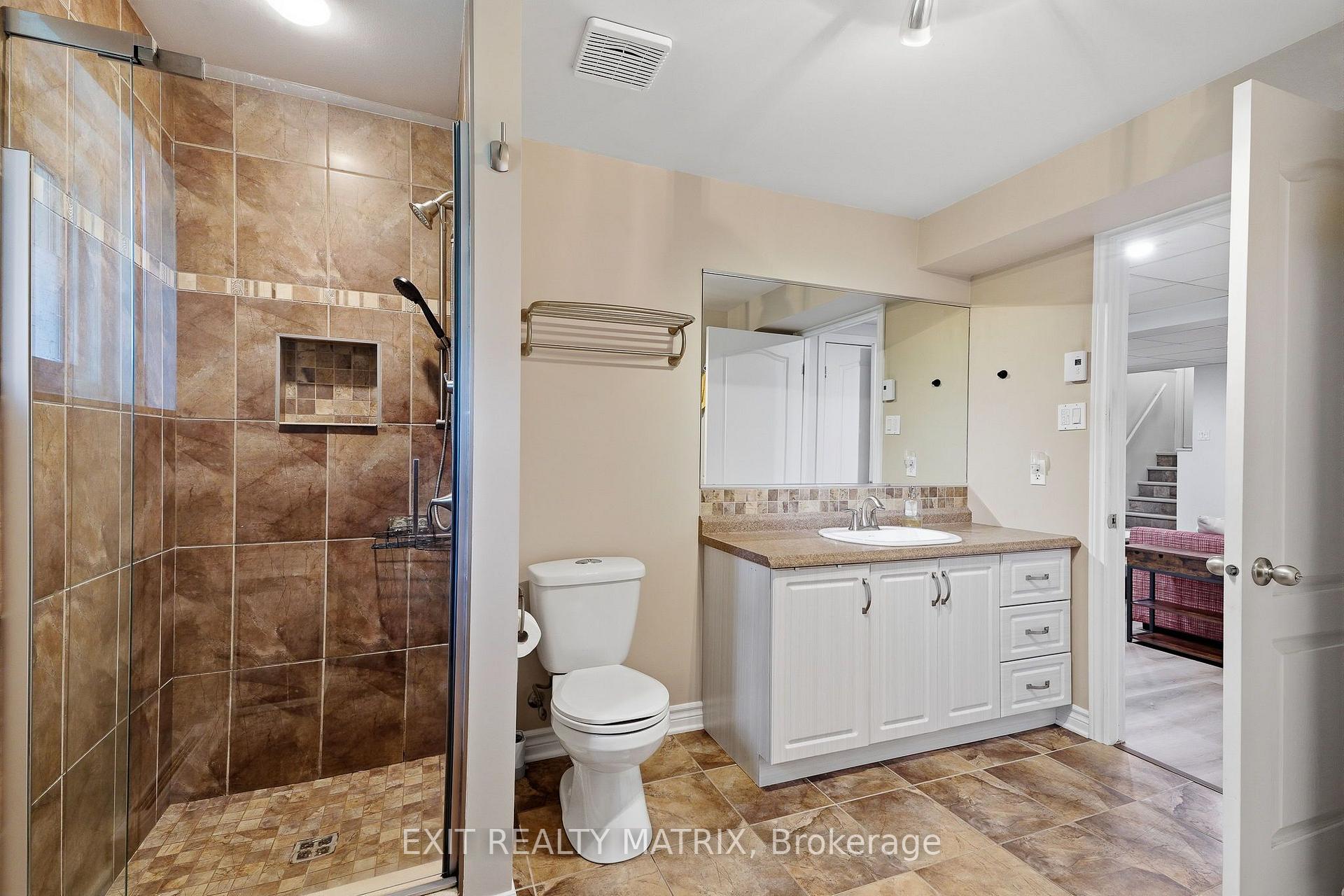 Photo 27 of 44 Ste Therese Boulevard, Russell, Embrun — HOMEH