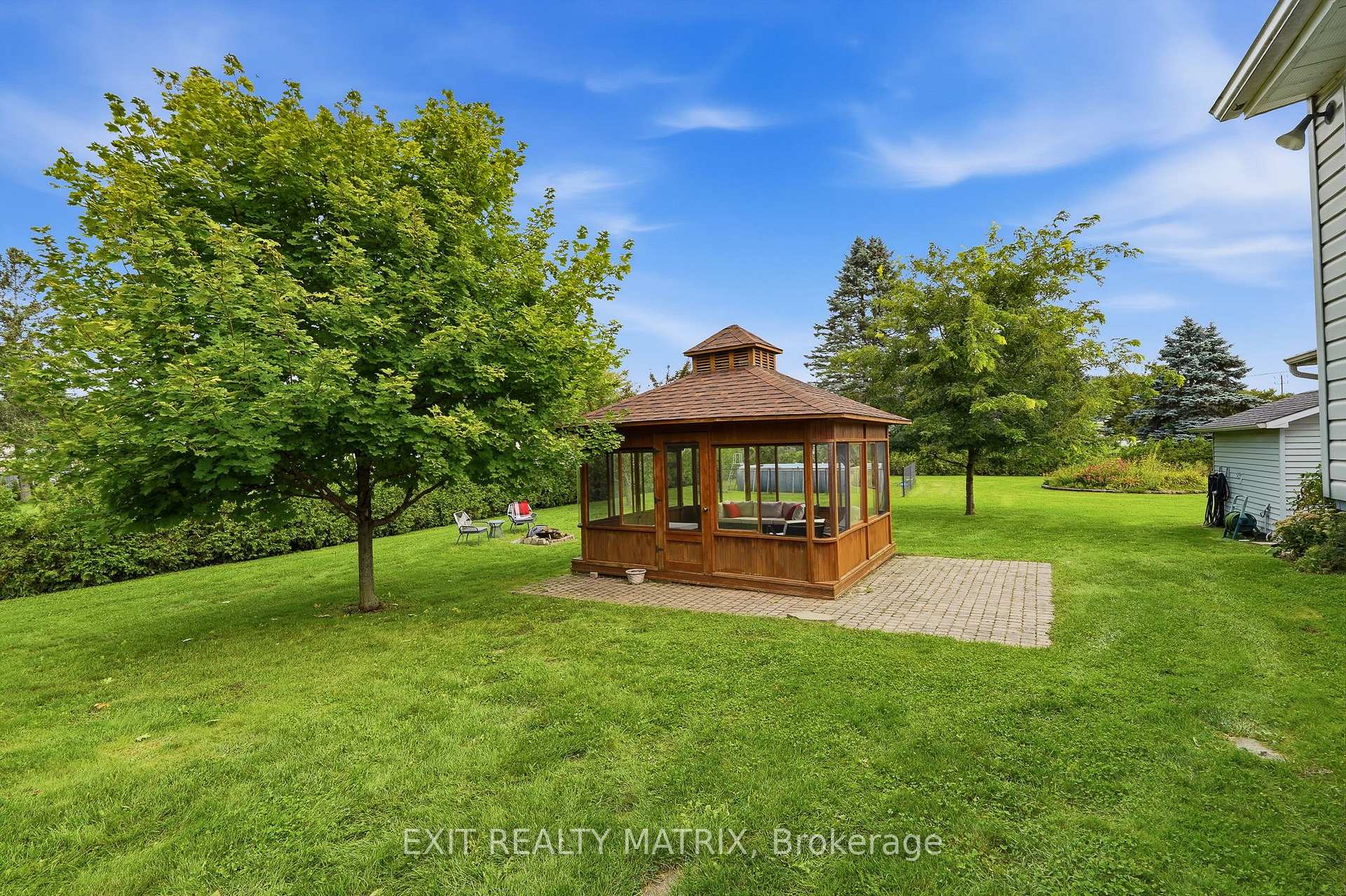 Photo 35 of 44 Ste Therese Boulevard, Russell, Embrun — HOMEH