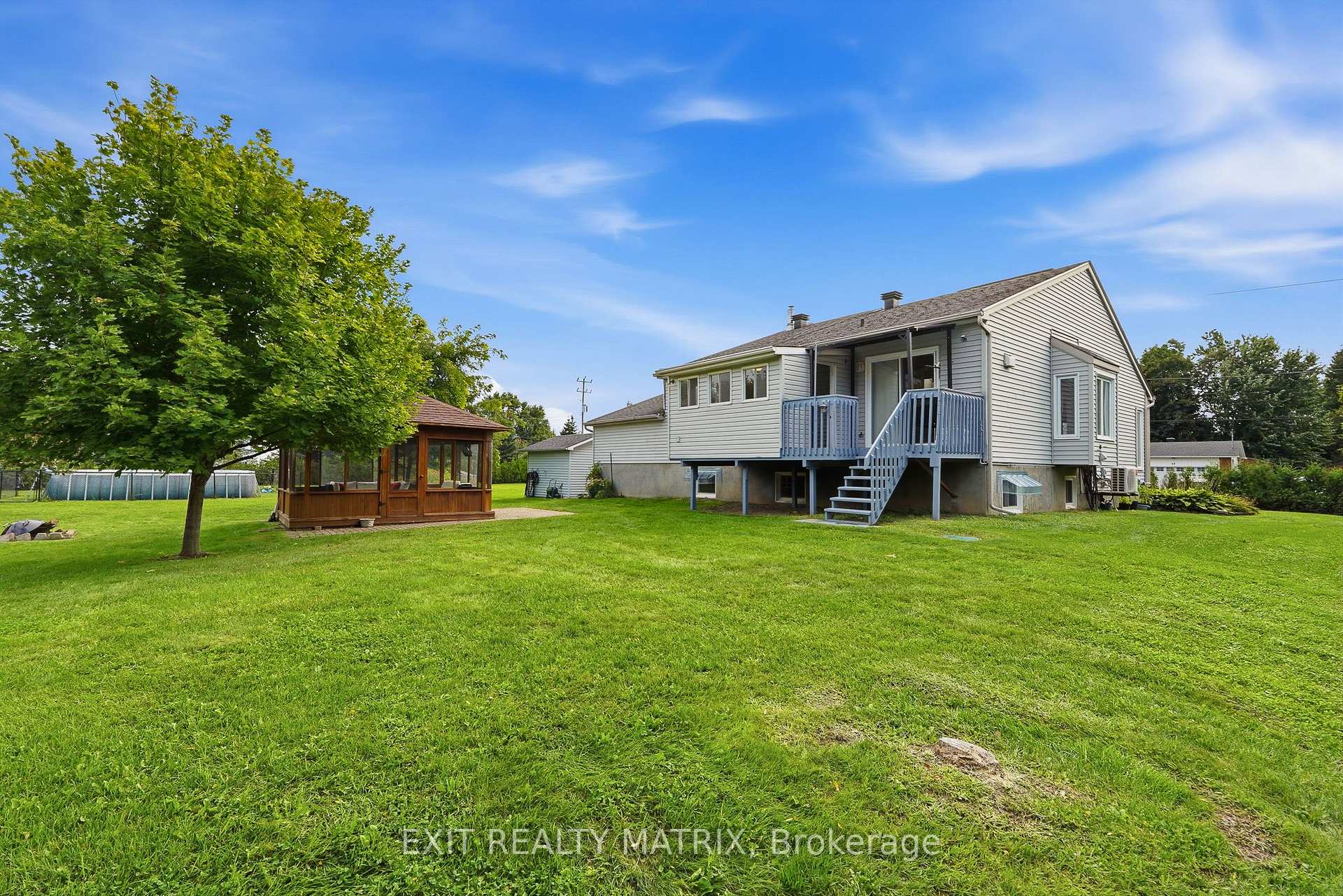 Photo 37 of 44 Ste Therese Boulevard, Russell, Embrun — HOMEH