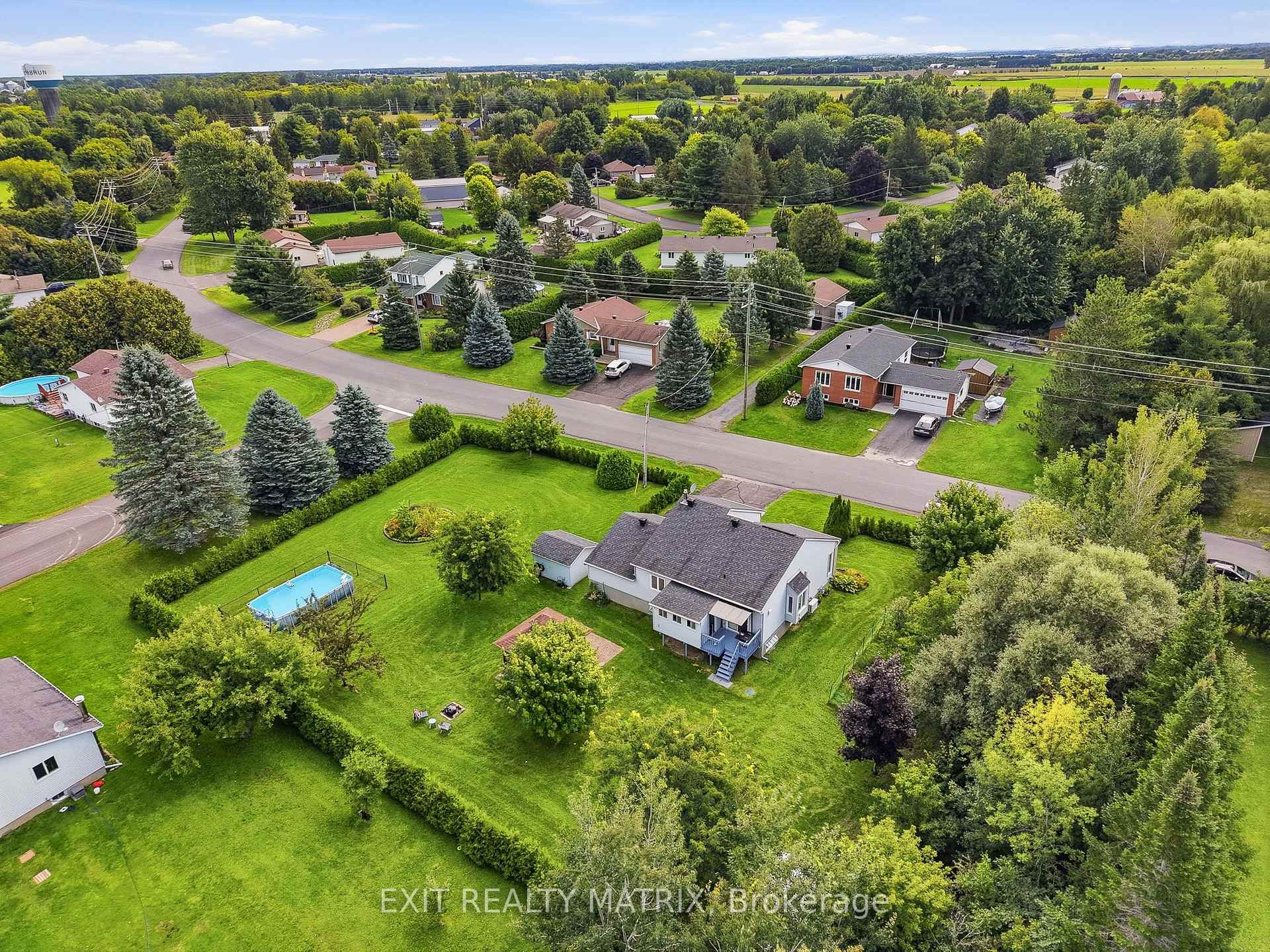 Photo 44 of 44 Ste Therese Boulevard, Russell, Embrun — HOMEH