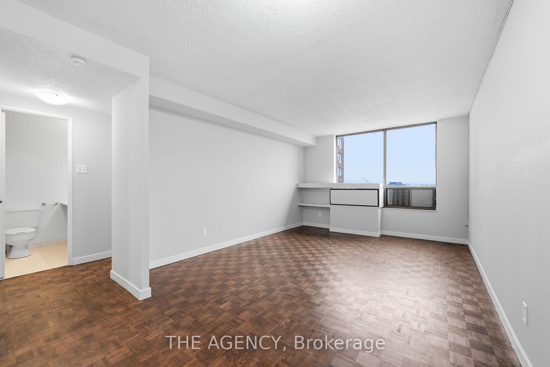 Photo of Unit 2004A, 2350 Dundas Street W