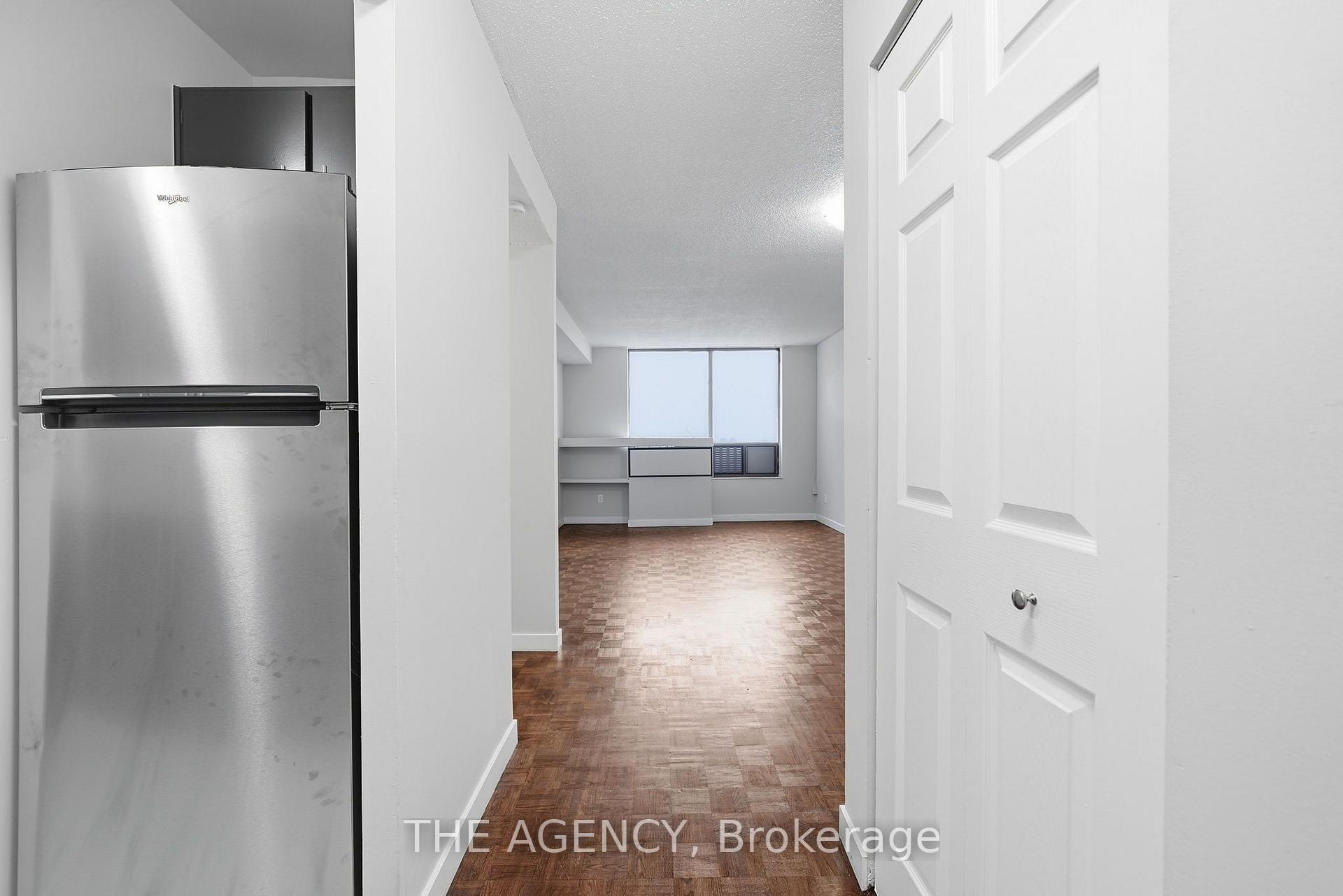 Photo 3 of Unit 2004A, 2350 Dundas Street W, Toronto, High Park North — HOMEH