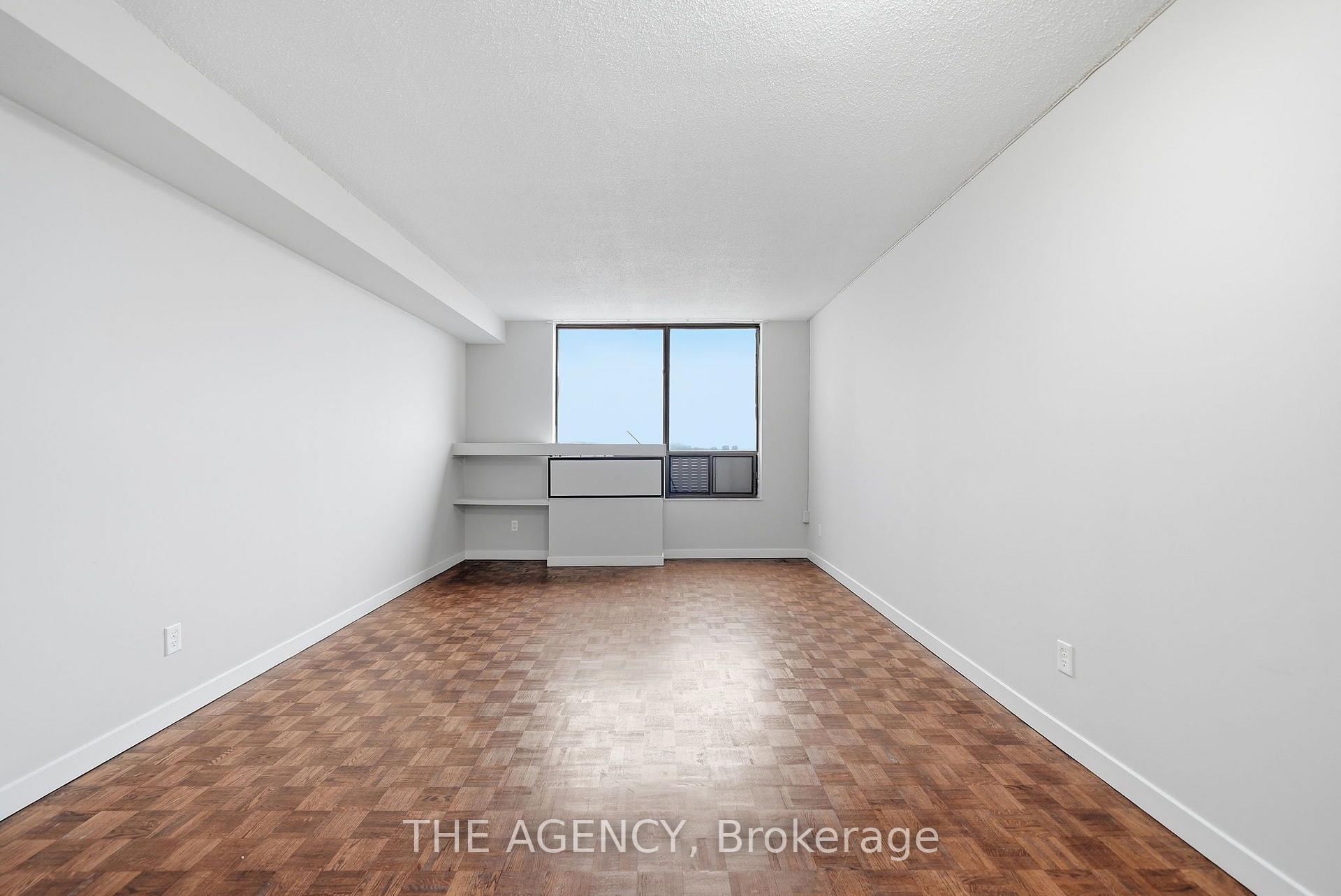 Photo 5 of Unit 2004A, 2350 Dundas Street W, Toronto, High Park North — HOMEH