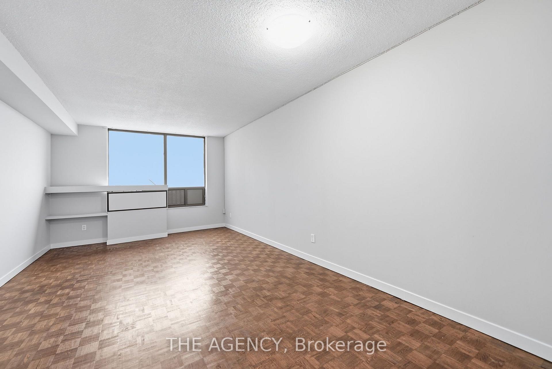 Photo 8 of Unit 2004A, 2350 Dundas Street W, Toronto, High Park North — HOMEH