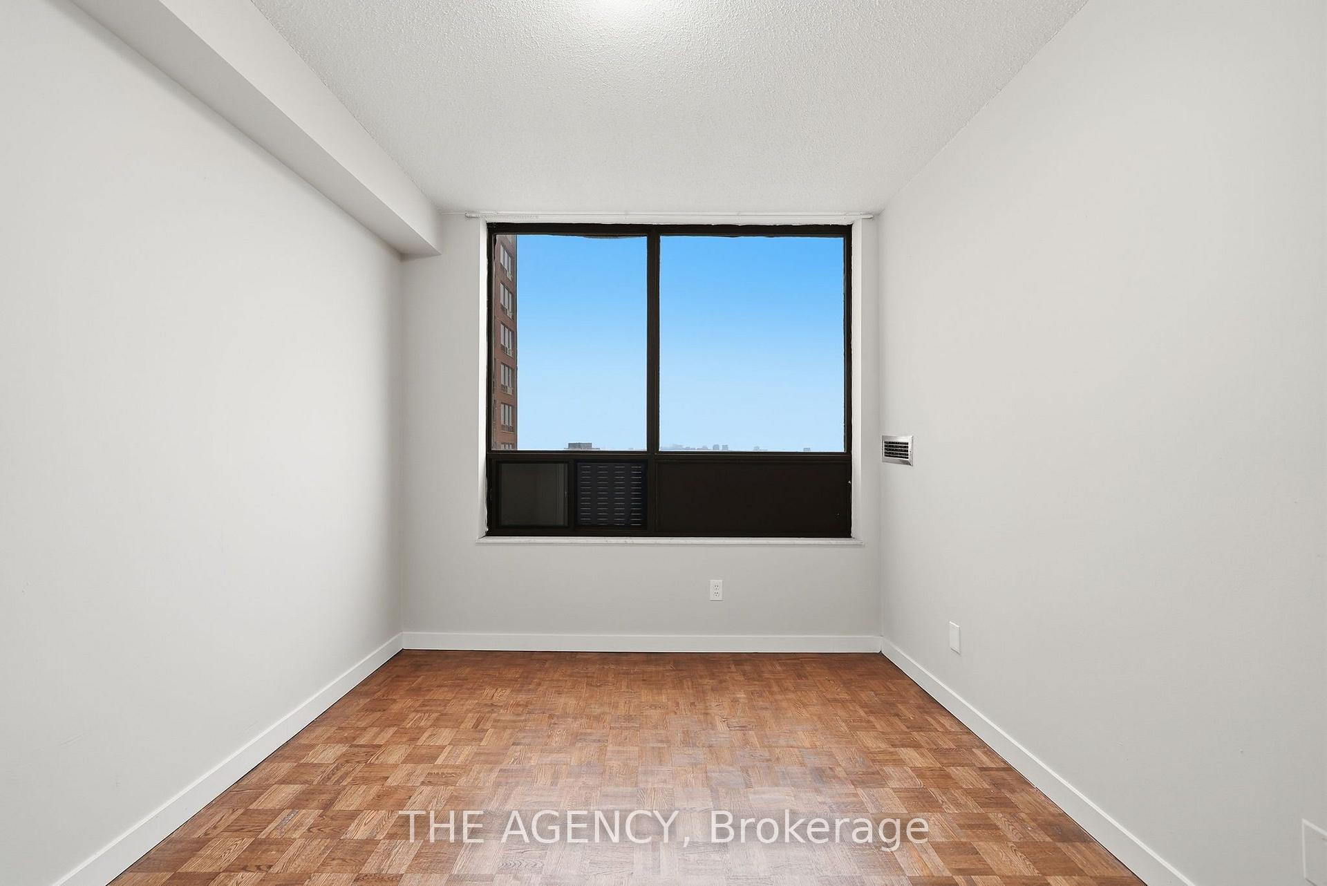 Photo 10 of Unit 2004A, 2350 Dundas Street W, Toronto, High Park North — HOMEH