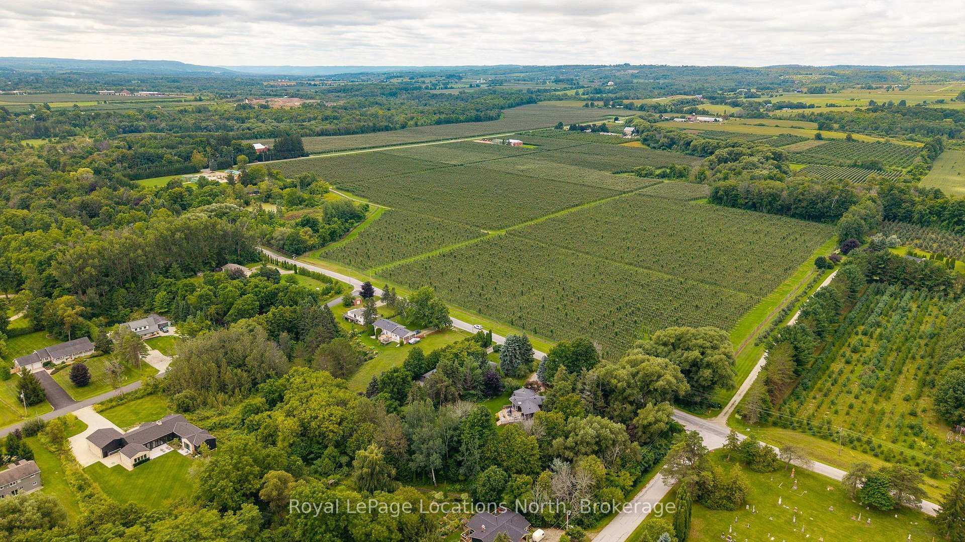 Photo 34 of 417057 Tenth Line, Blue Mountains — HOMEH