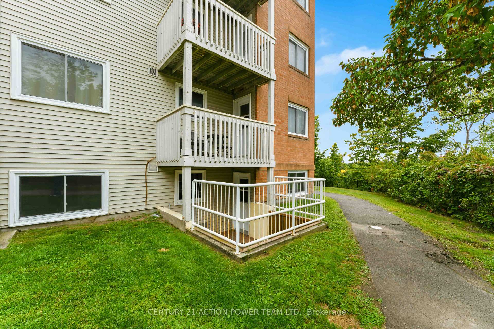 Photo 3 of Unit 115, 345 Centrum Boulevard, Ottawa, Bilberry Creek/Queenswood Heights — HOMEH