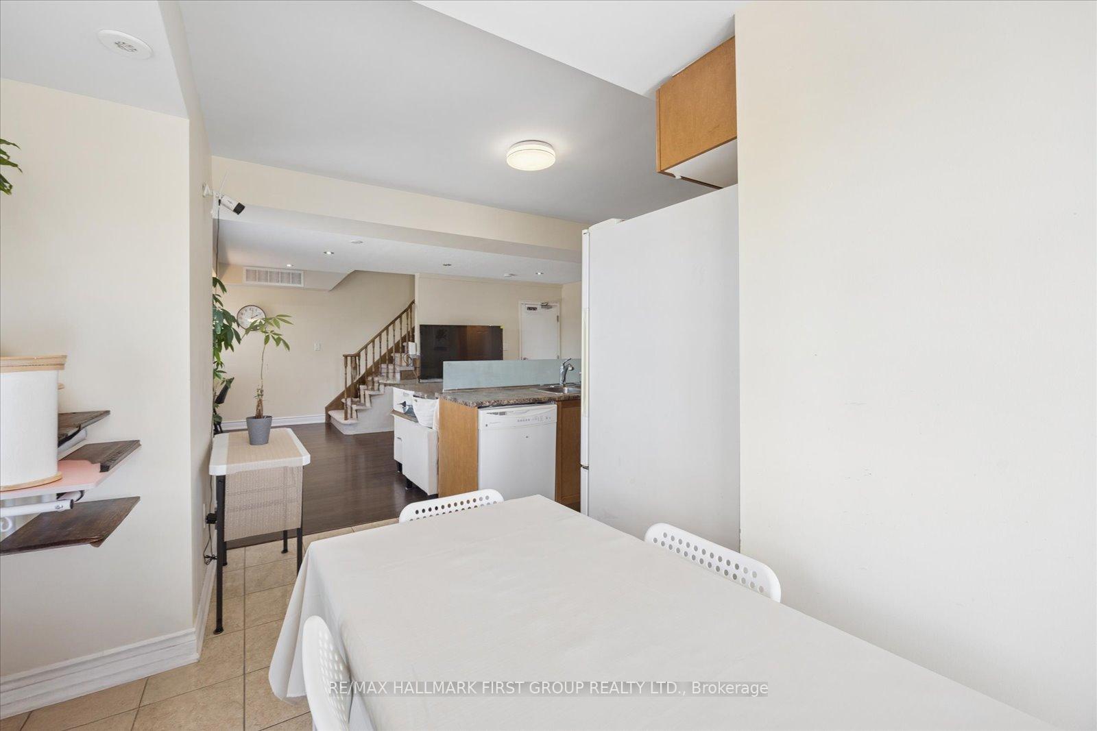 Photo 8 of Unit 3, 2067 Bur Oak Avenue, Markham, Greensborough — HOMEH