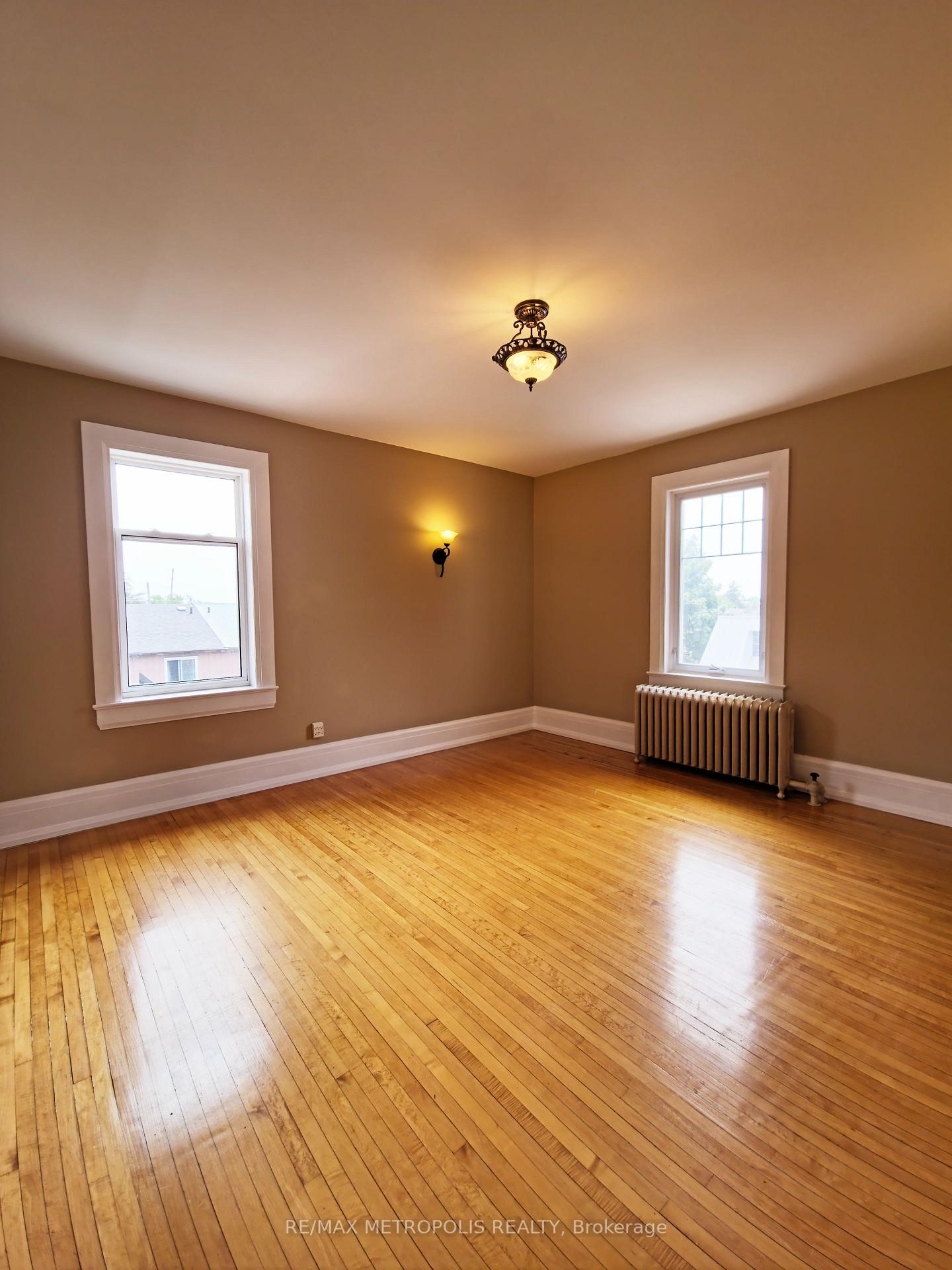 Photo 19 of Unit Upper #2, 1110 Simcoe Street S, Oshawa, Lakeview — HOMEH