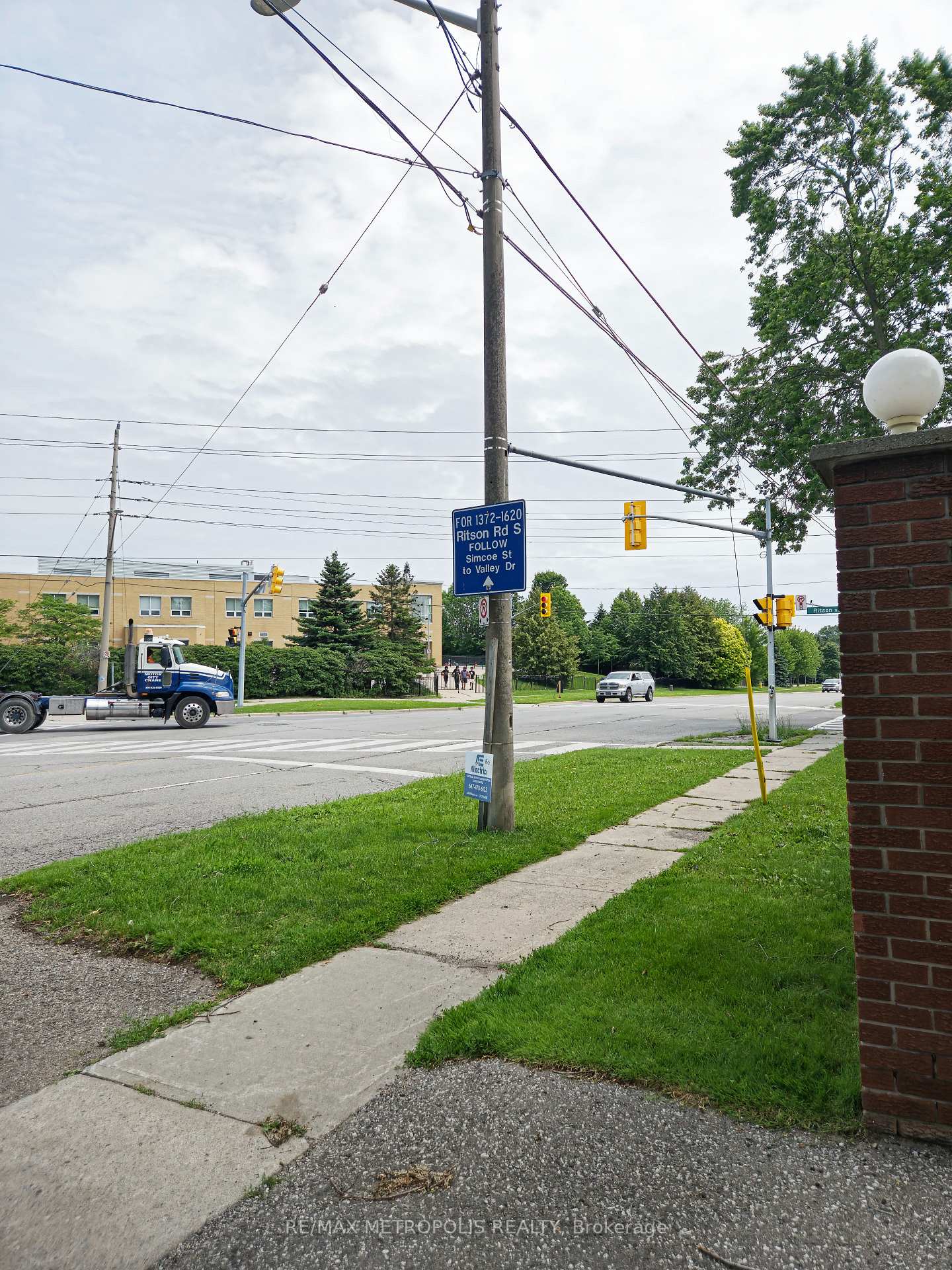 Photo 27 of Unit Upper #2, 1110 Simcoe Street S, Oshawa, Lakeview — HOMEH