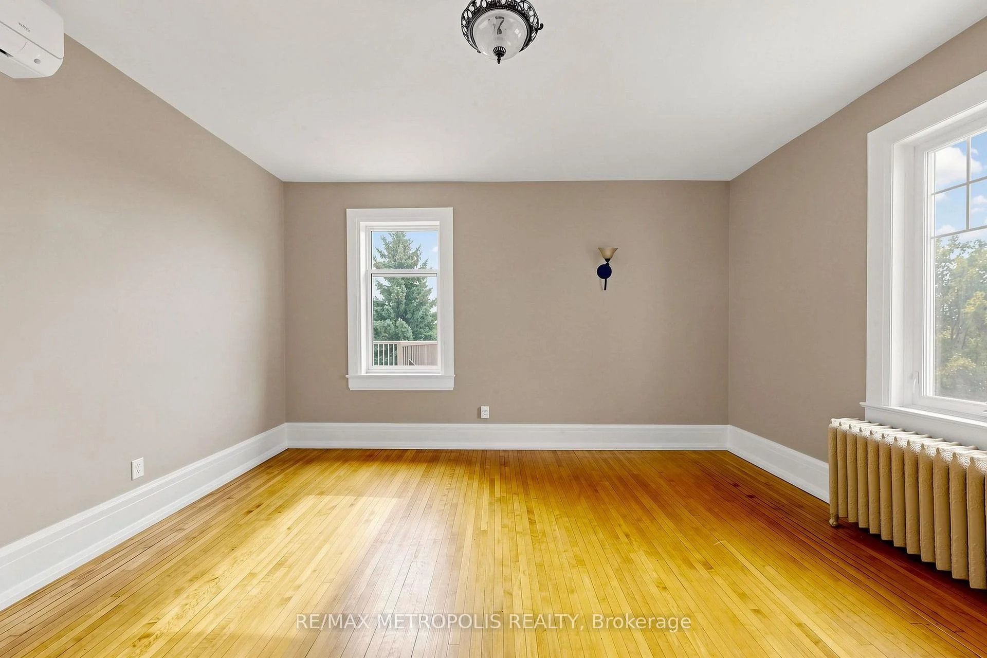 Photo 14 of Unit Upper #2, 1110 Simcoe Street S, Oshawa, Lakeview — HOMEH