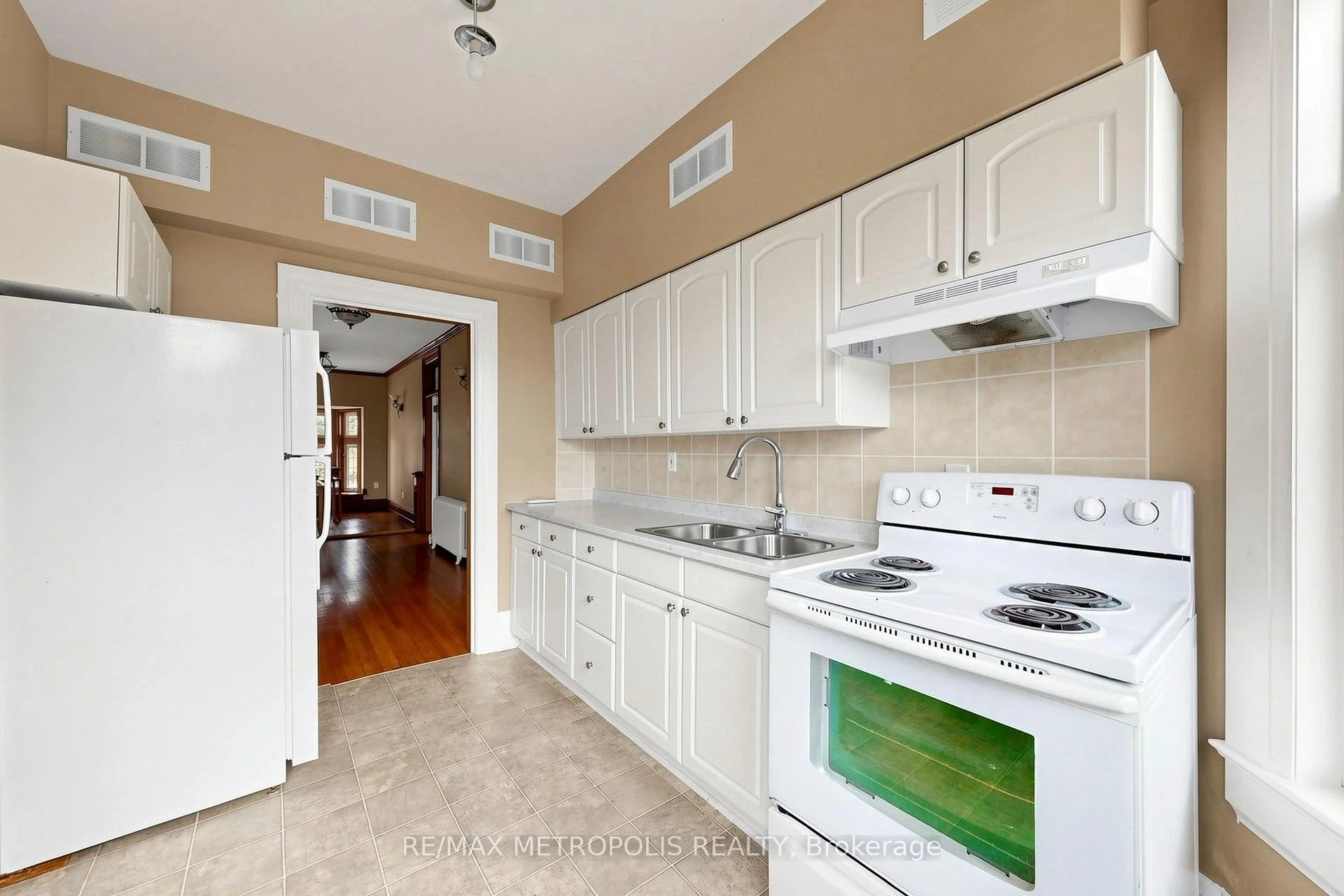 Photo 29 of Unit Upper #2, 1110 Simcoe Street S, Oshawa, Lakeview — HOMEH