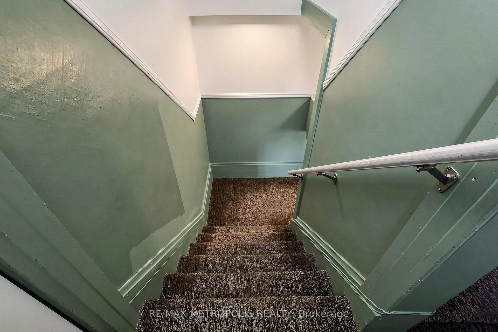 Photo 46 of Unit Upper #2, 1110 Simcoe Street S, Oshawa, Lakeview — HOMEH