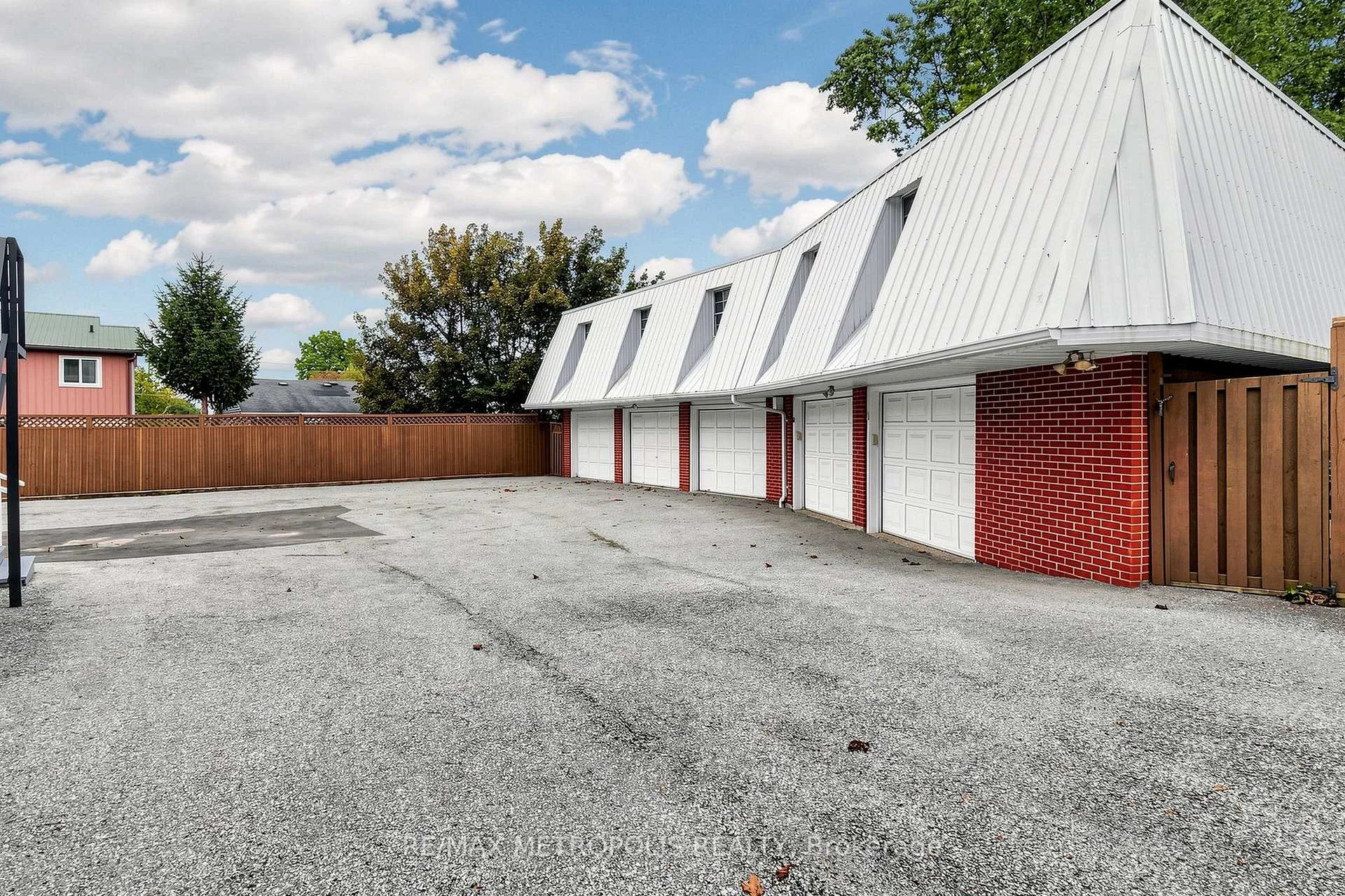 Photo 62 of Unit Upper #2, 1110 Simcoe Street S, Oshawa, Lakeview — HOMEH