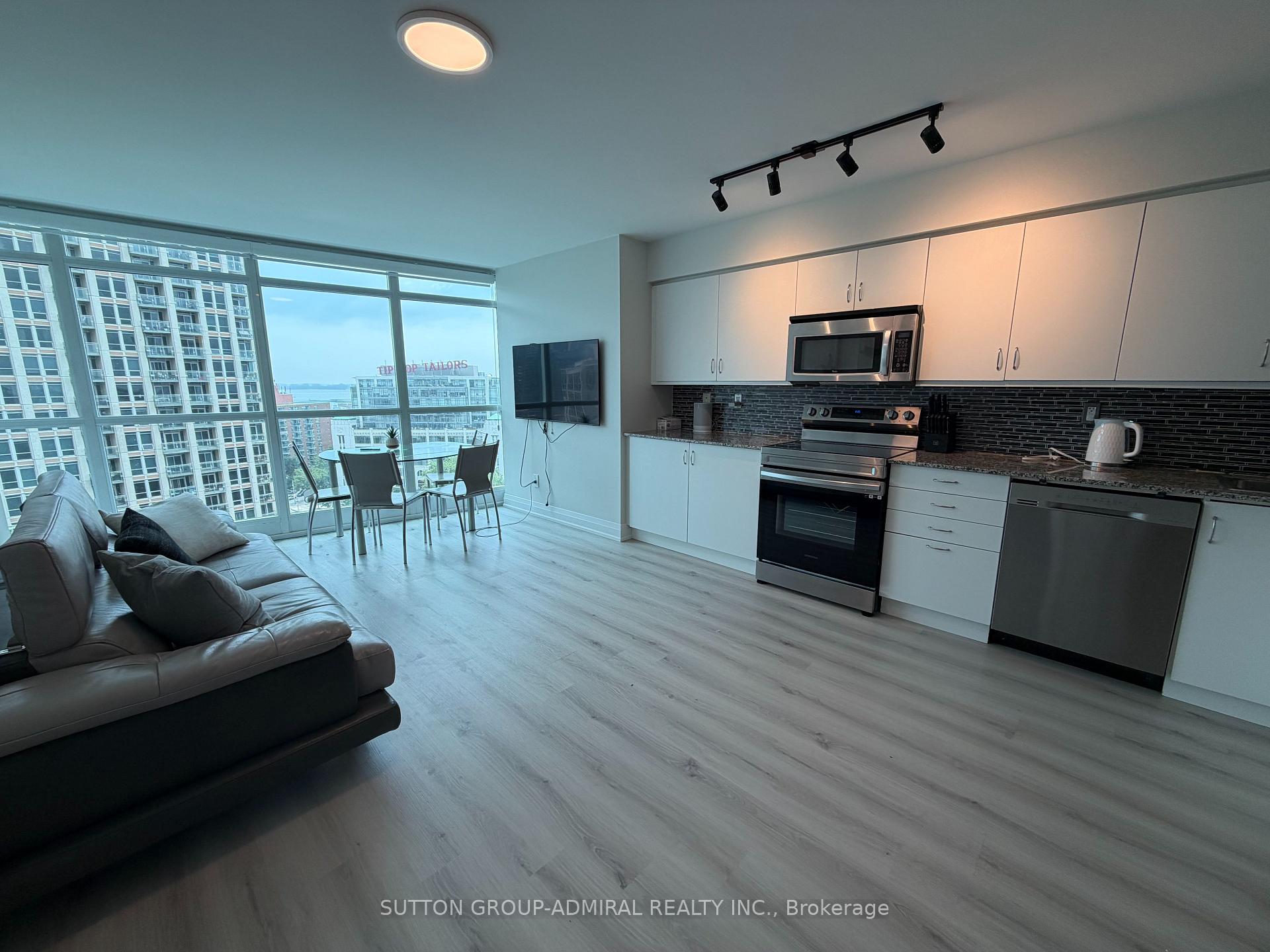 Photo 3 of Unit 1602, 215 Fort York Boulevard, Toronto, Niagara — HOMEH