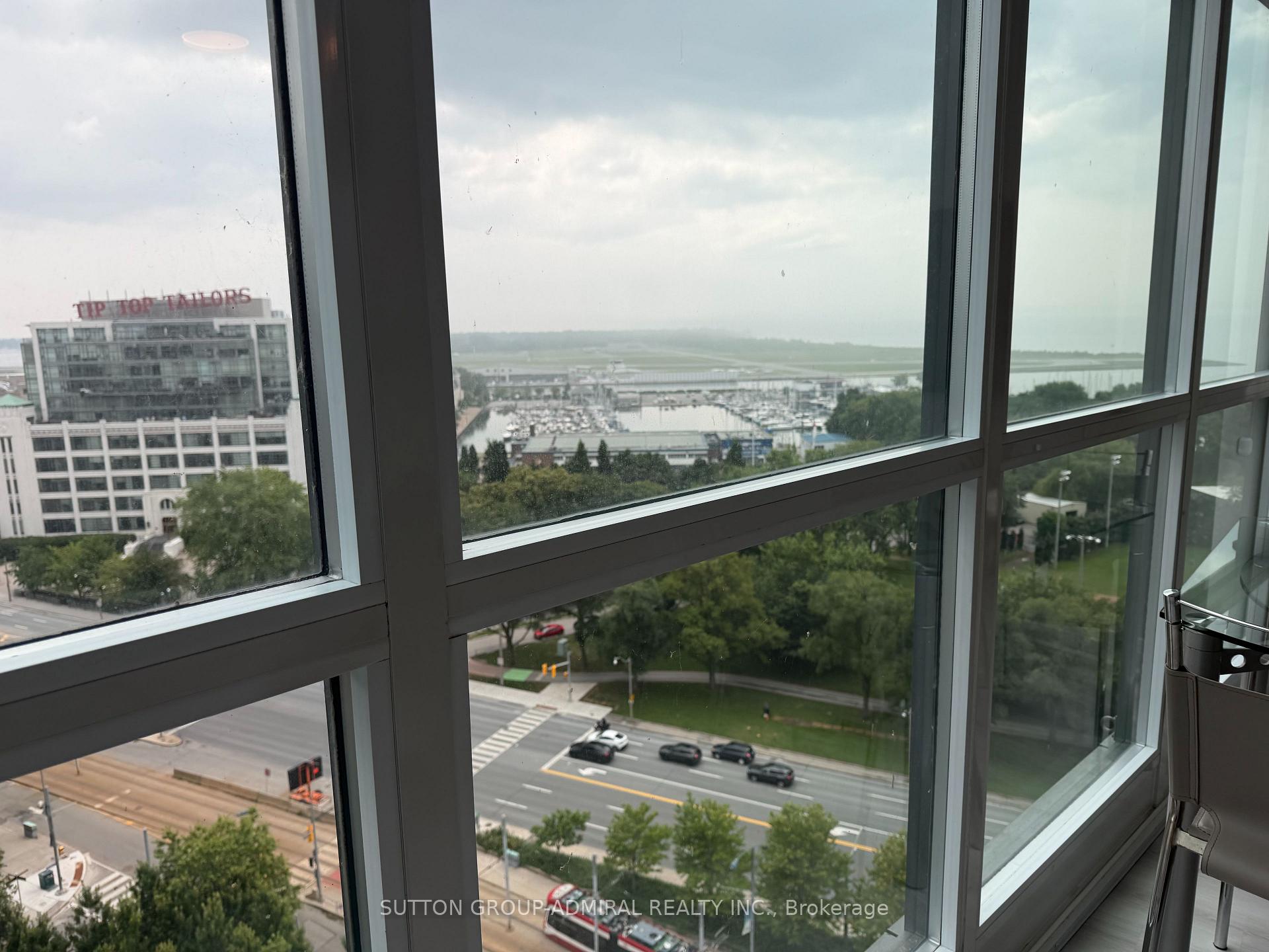 Photo 5 of Unit 1602, 215 Fort York Boulevard, Toronto, Niagara — HOMEH