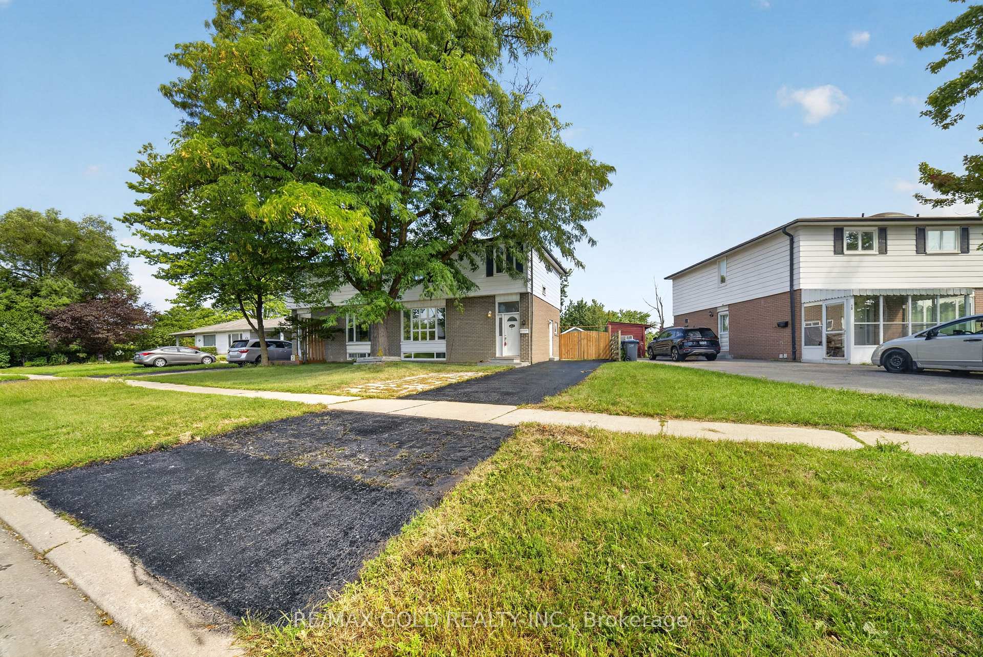Photo 1 of 8 Earnscliffe Gate, Brampton, Southgate — HOMEH