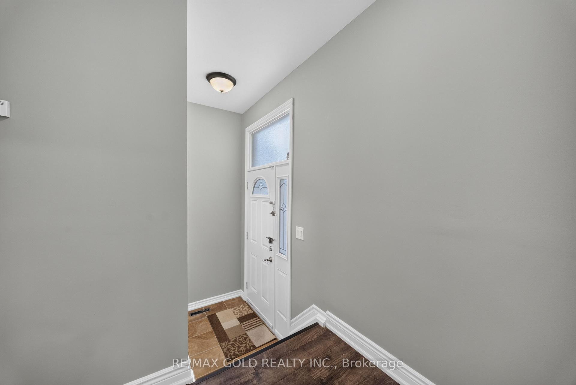 Photo 6 of 8 Earnscliffe Gate, Brampton, Southgate — HOMEH