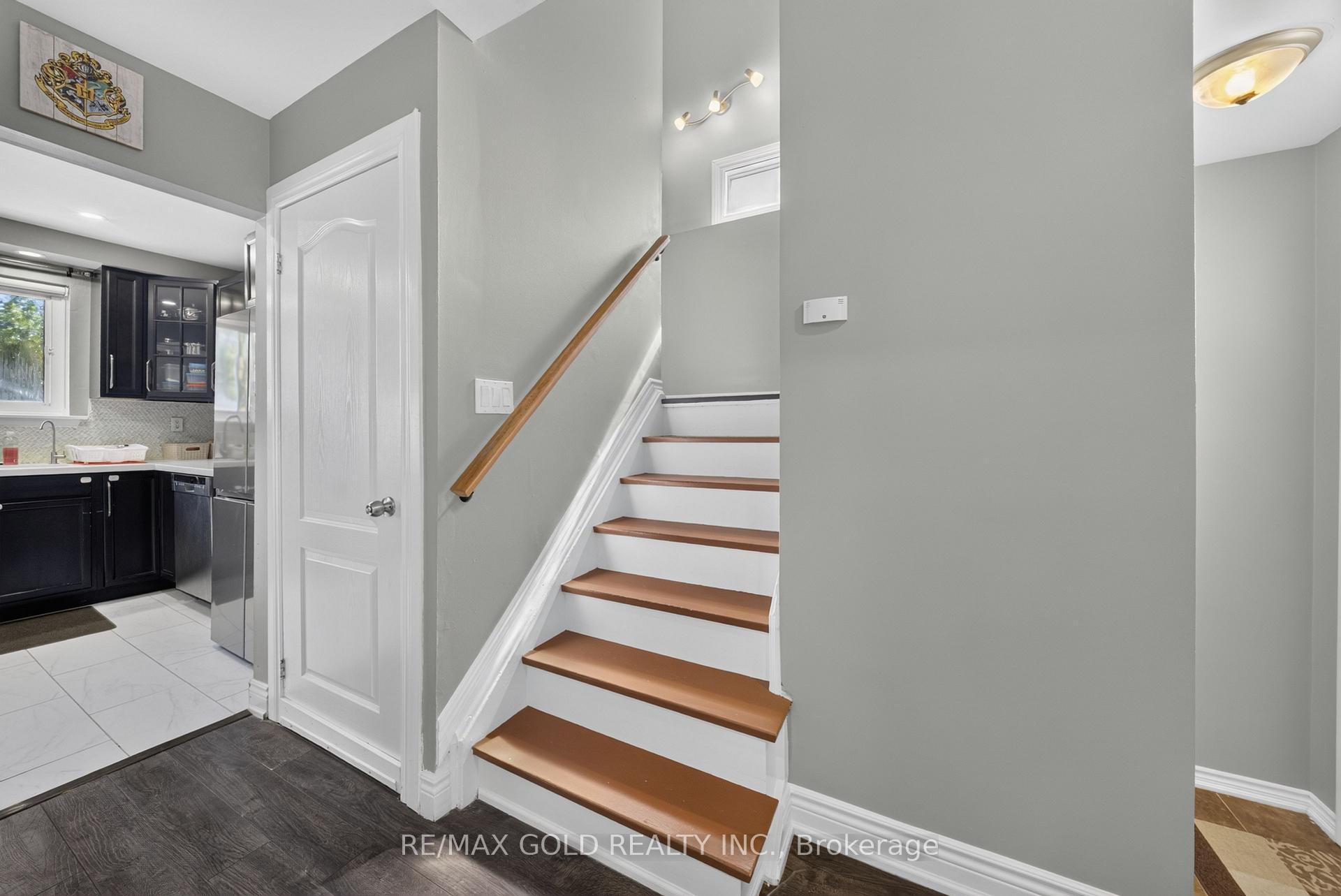 Photo 15 of 8 Earnscliffe Gate, Brampton, Southgate — HOMEH