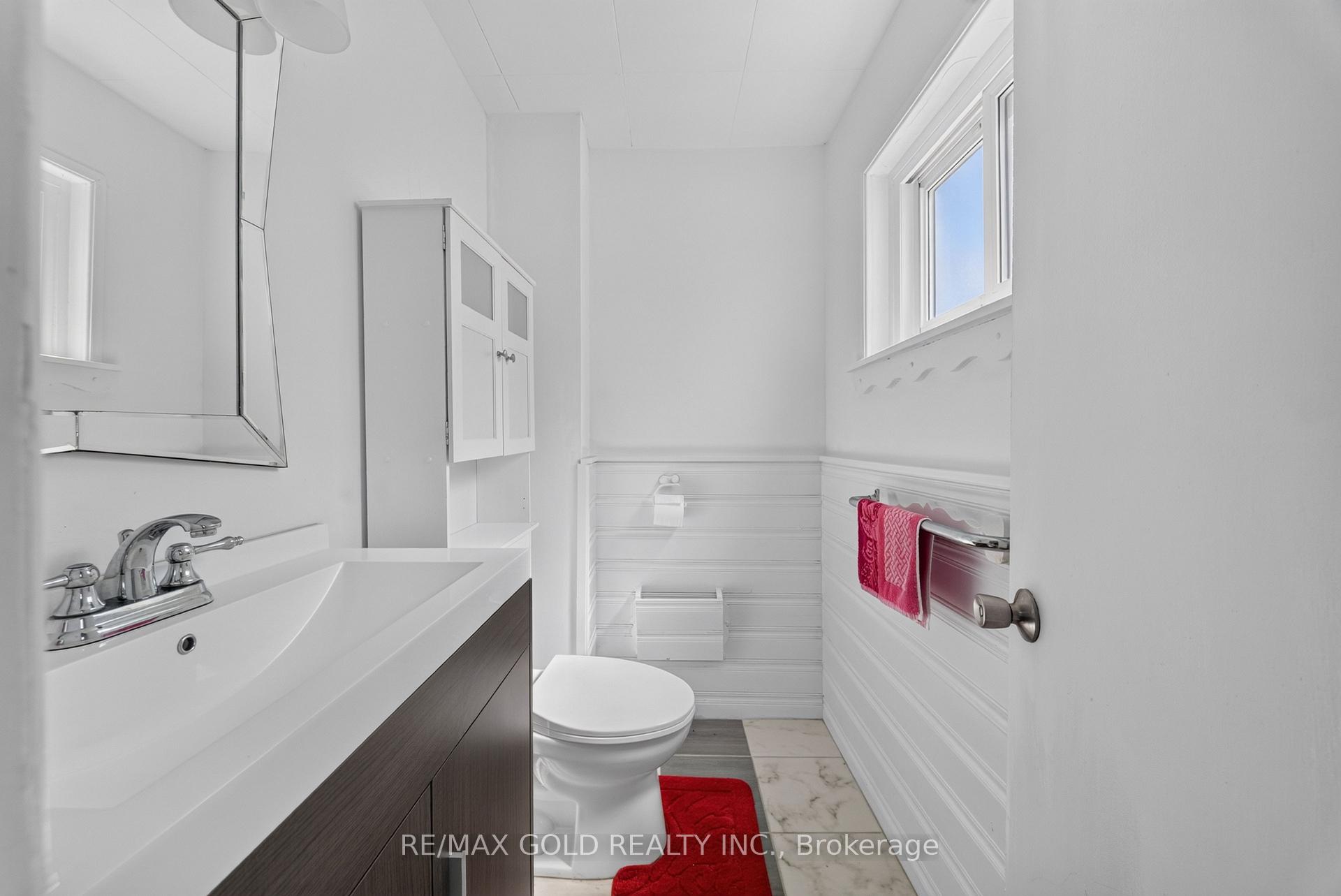 Photo 17 of 8 Earnscliffe Gate, Brampton, Southgate — HOMEH