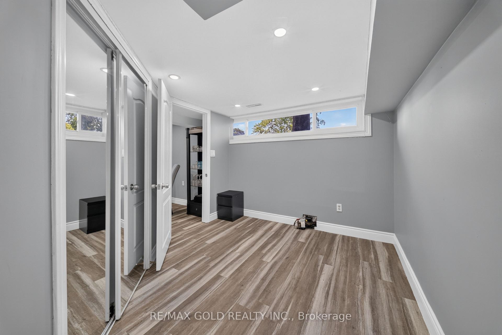 Photo 36 of 8 Earnscliffe Gate, Brampton, Southgate — HOMEH