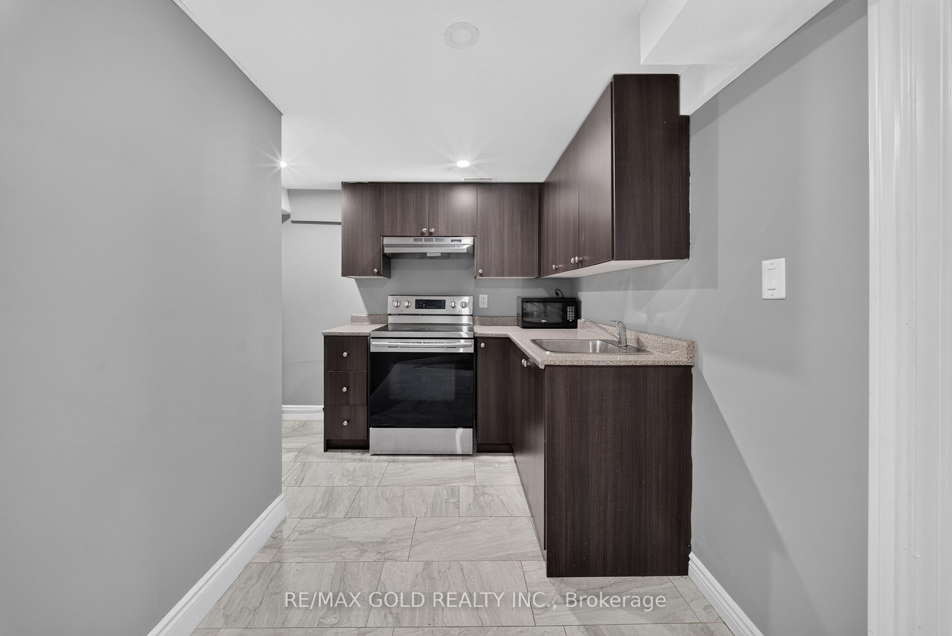 Photo 38 of 8 Earnscliffe Gate, Brampton, Southgate — HOMEH