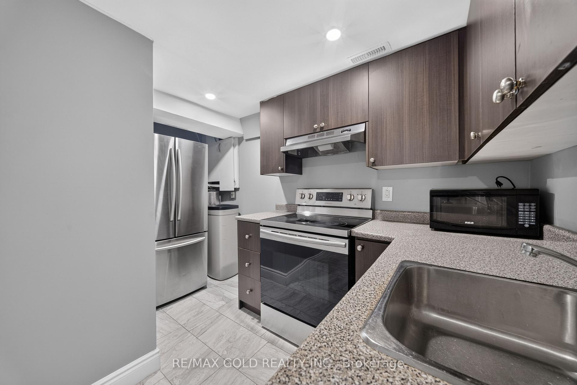 Photo 39 of 8 Earnscliffe Gate, Brampton, Southgate — HOMEH