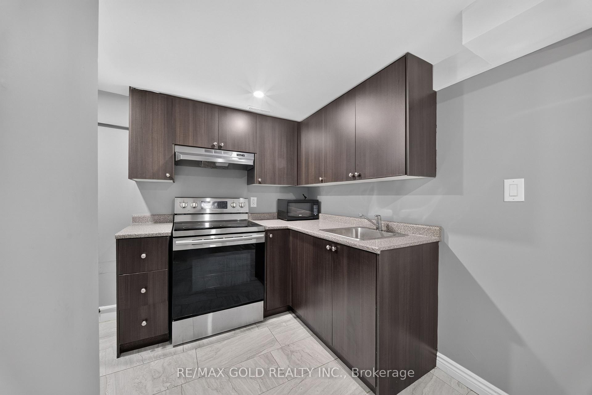 Photo 40 of 8 Earnscliffe Gate, Brampton, Southgate — HOMEH